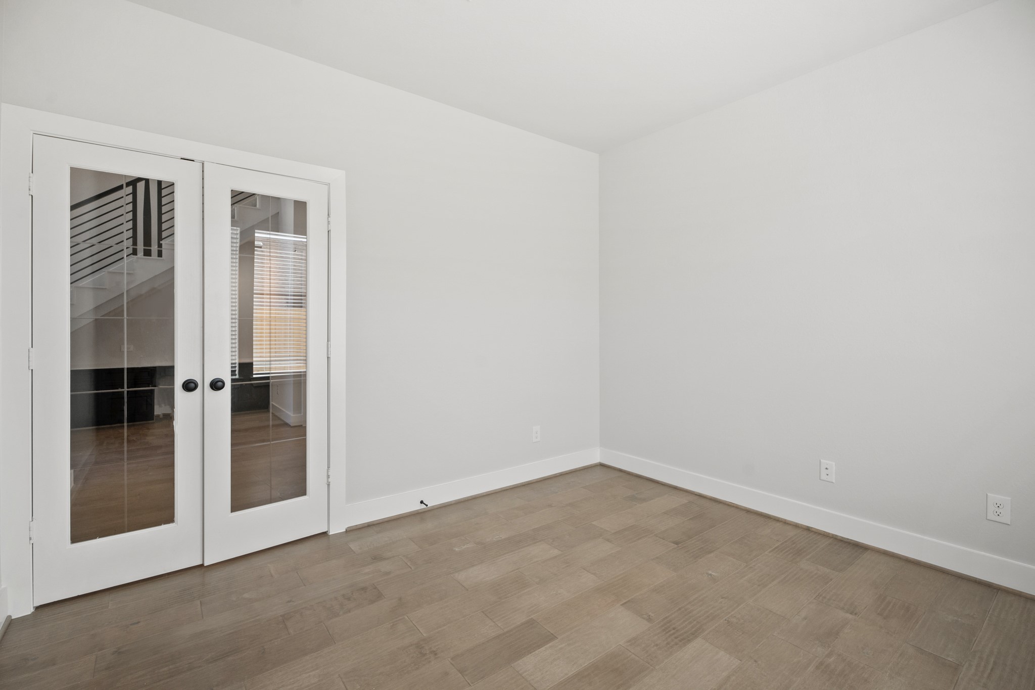 10231 Van Gogh Court Property Photo 5