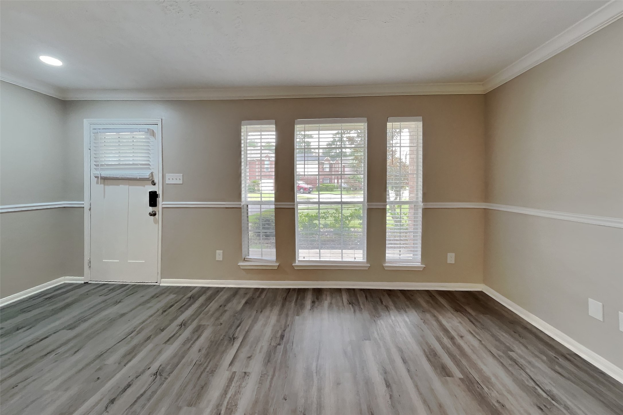 21884 Whispering Forest Drive Property Photo 2