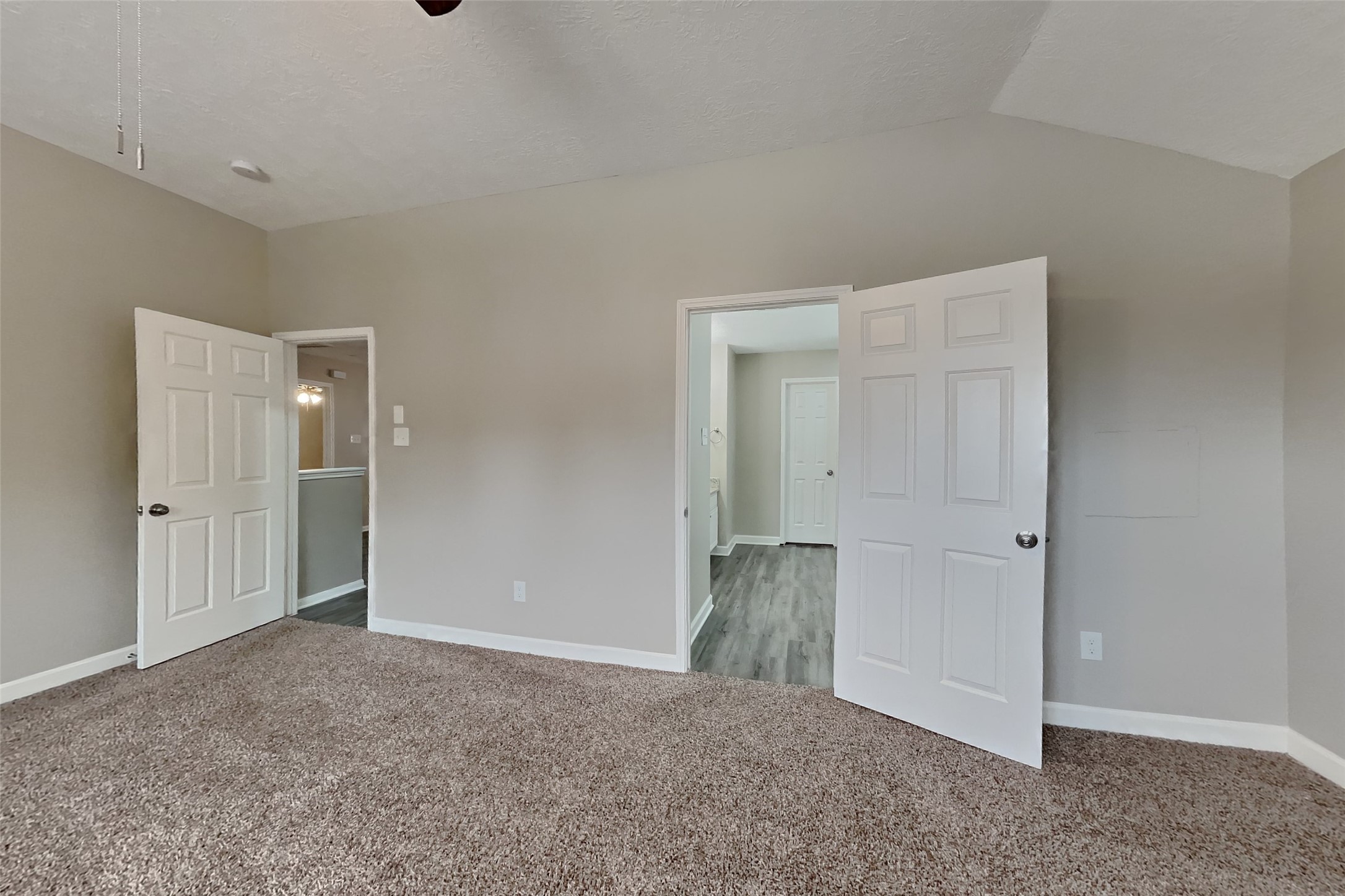 21884 Whispering Forest Drive Property Photo 6