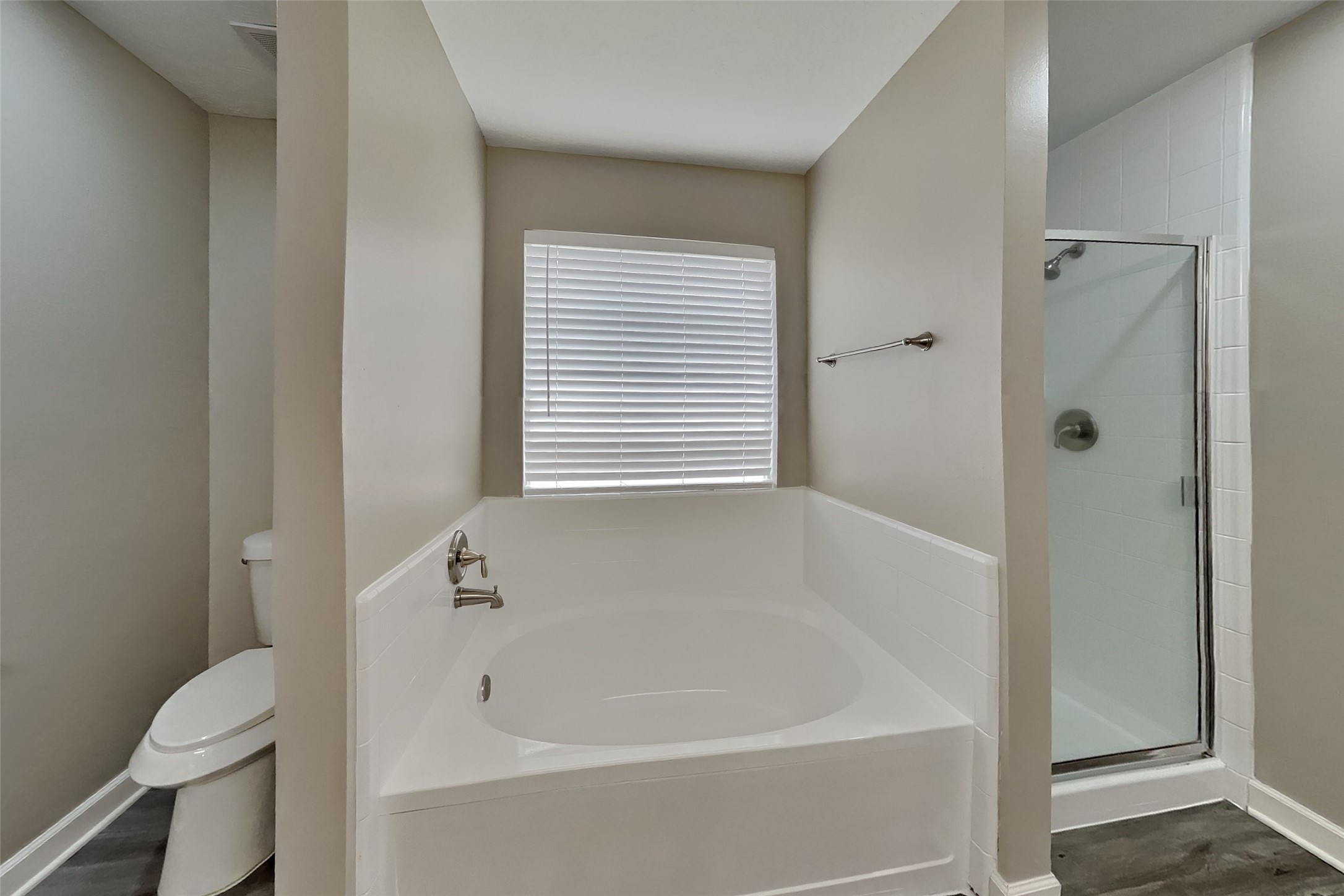 21884 Whispering Forest Drive Property Photo 8