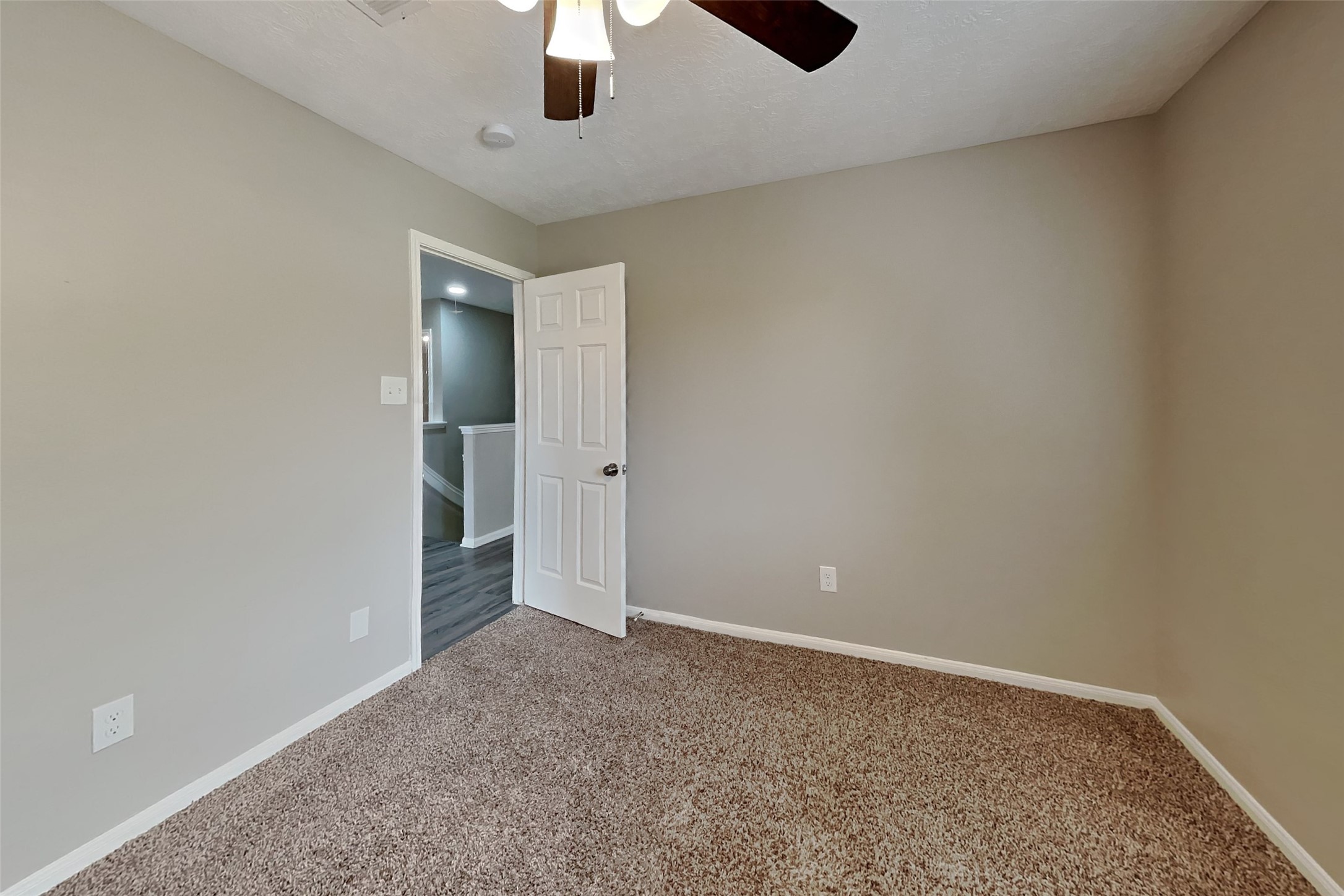 21884 Whispering Forest Drive Property Photo 10