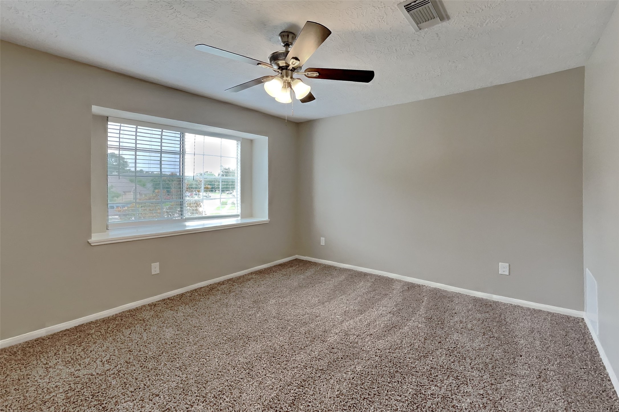 21884 Whispering Forest Drive Property Photo 11