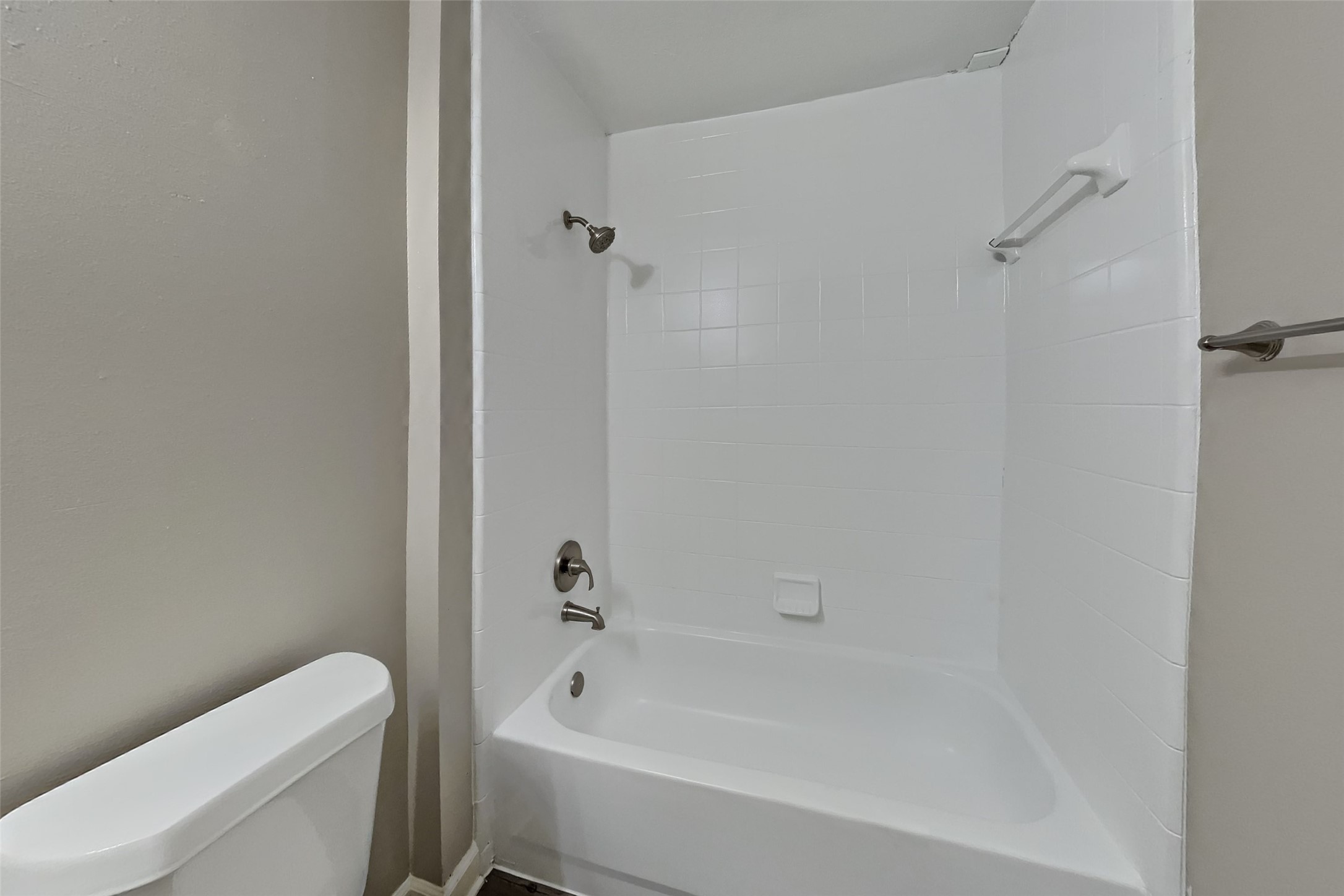 21884 Whispering Forest Drive Property Photo 13