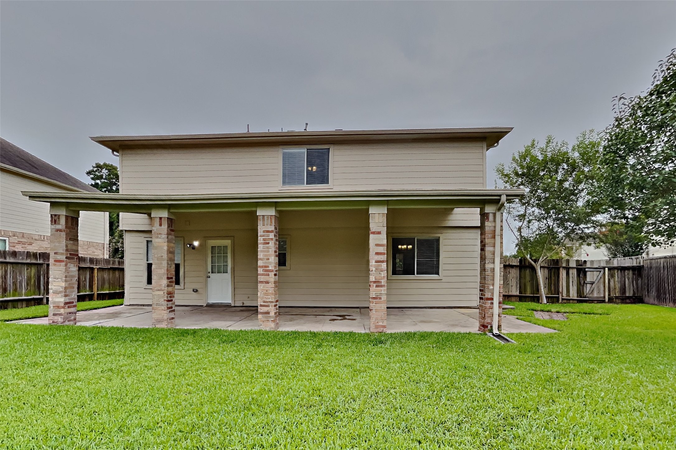 21884 Whispering Forest Drive Property Photo 17