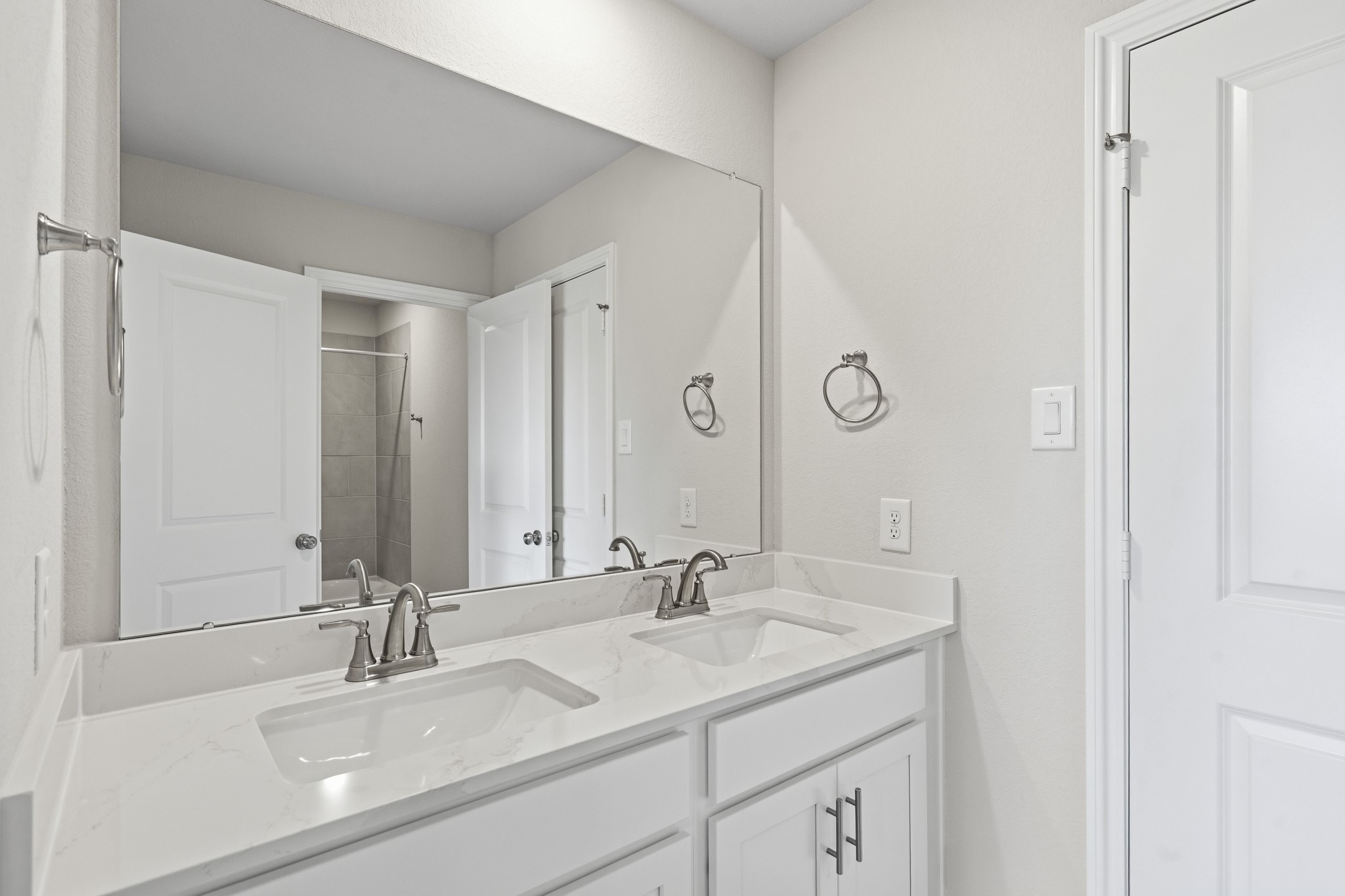 6407 Haltwhistle Lane Property Photo 16