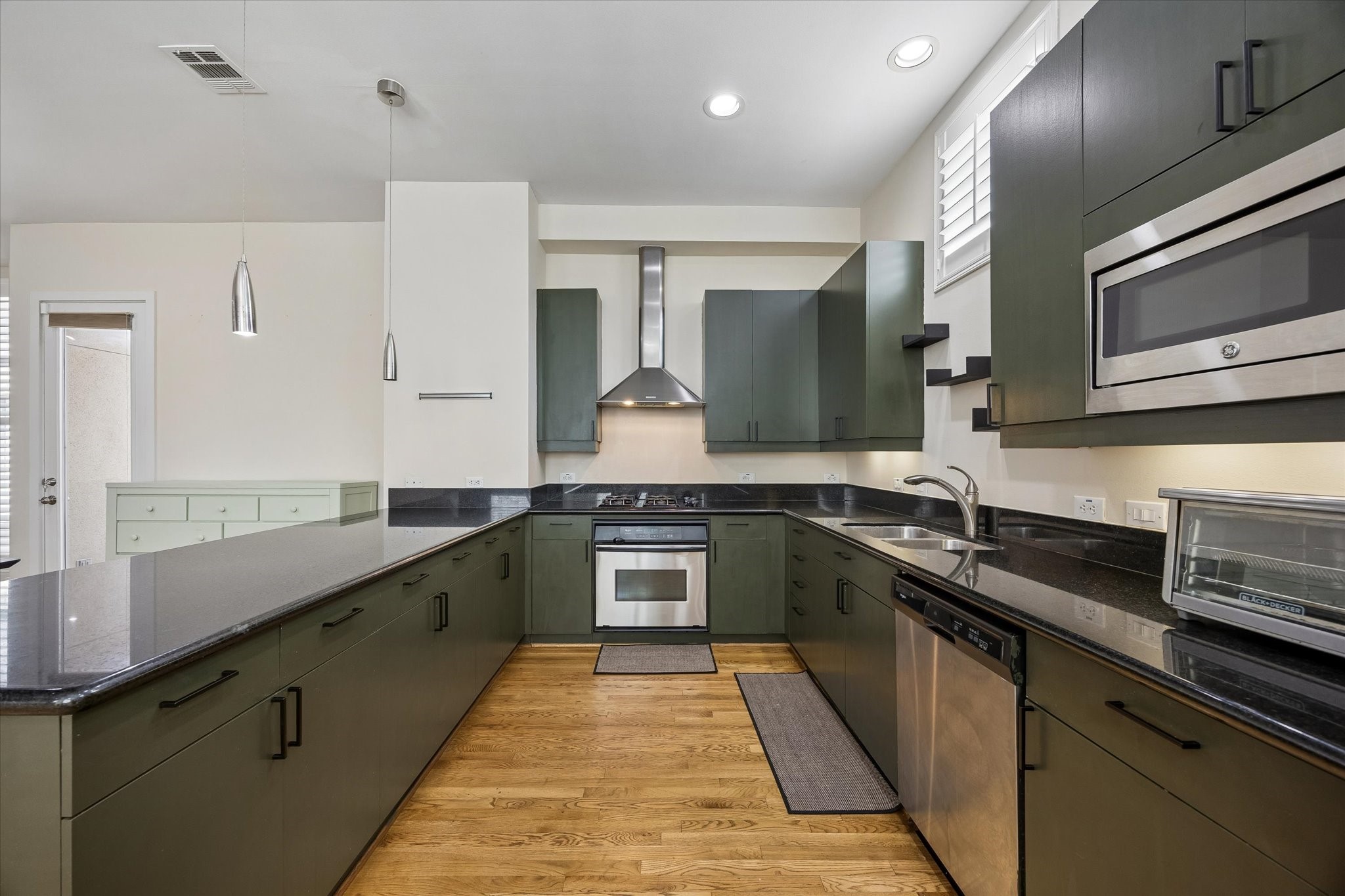 1406 Stanford Street D Property Photo 4