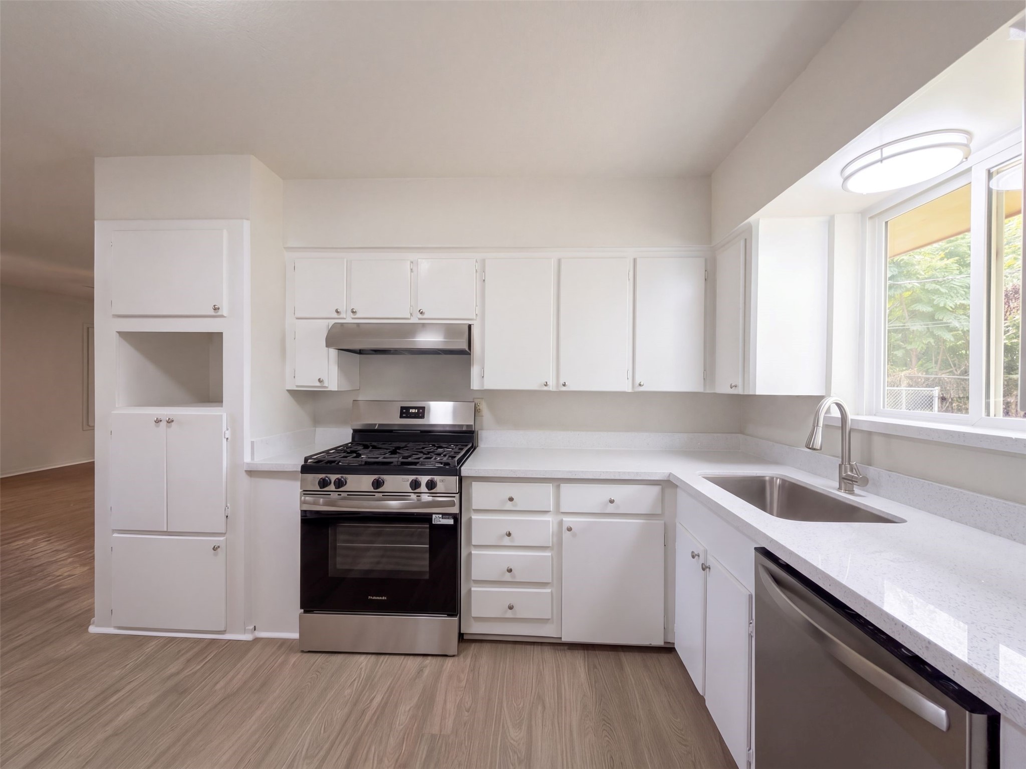 7706 Marinette Drive Property Photo 2