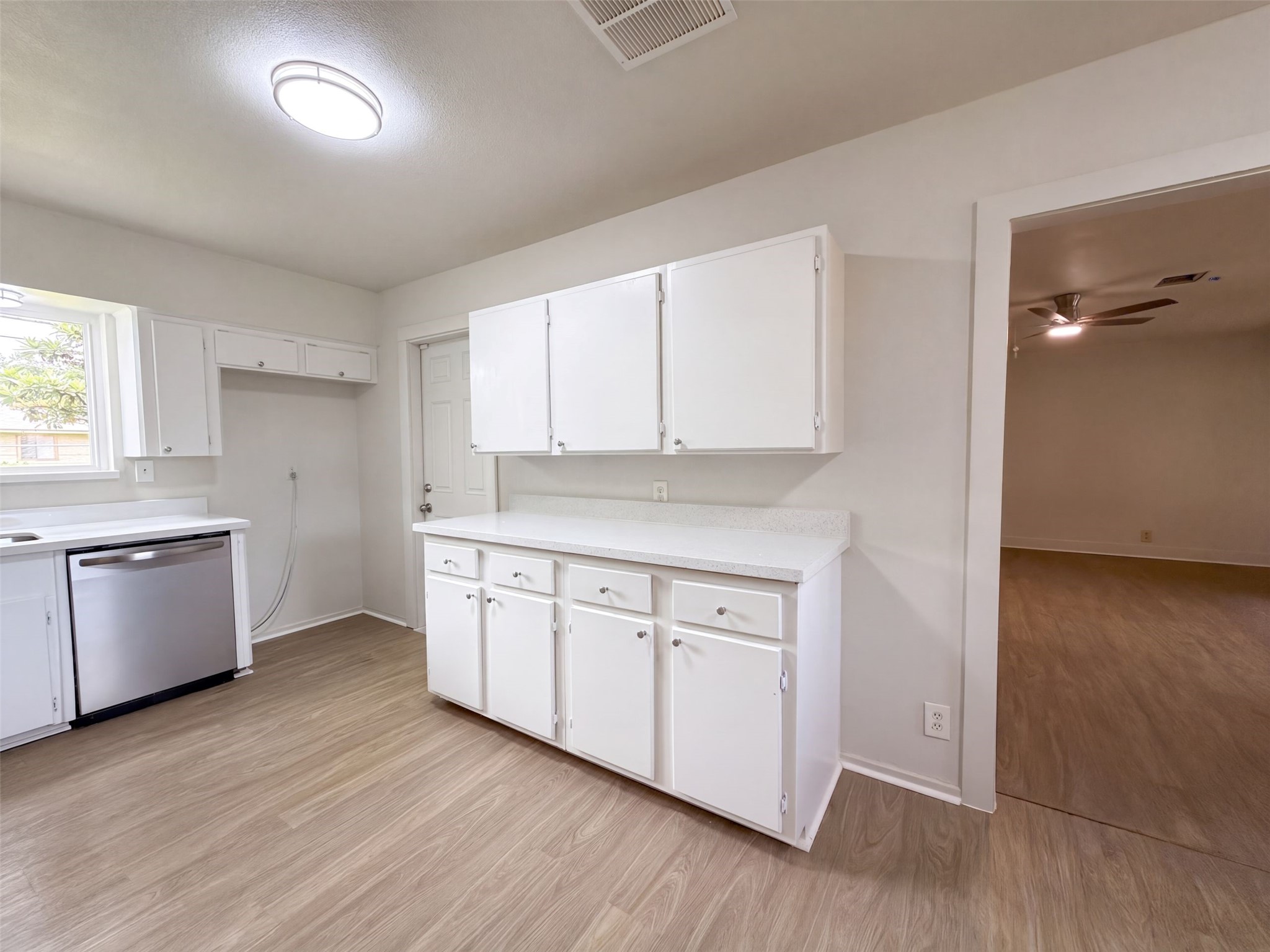 7706 Marinette Drive Property Photo 10