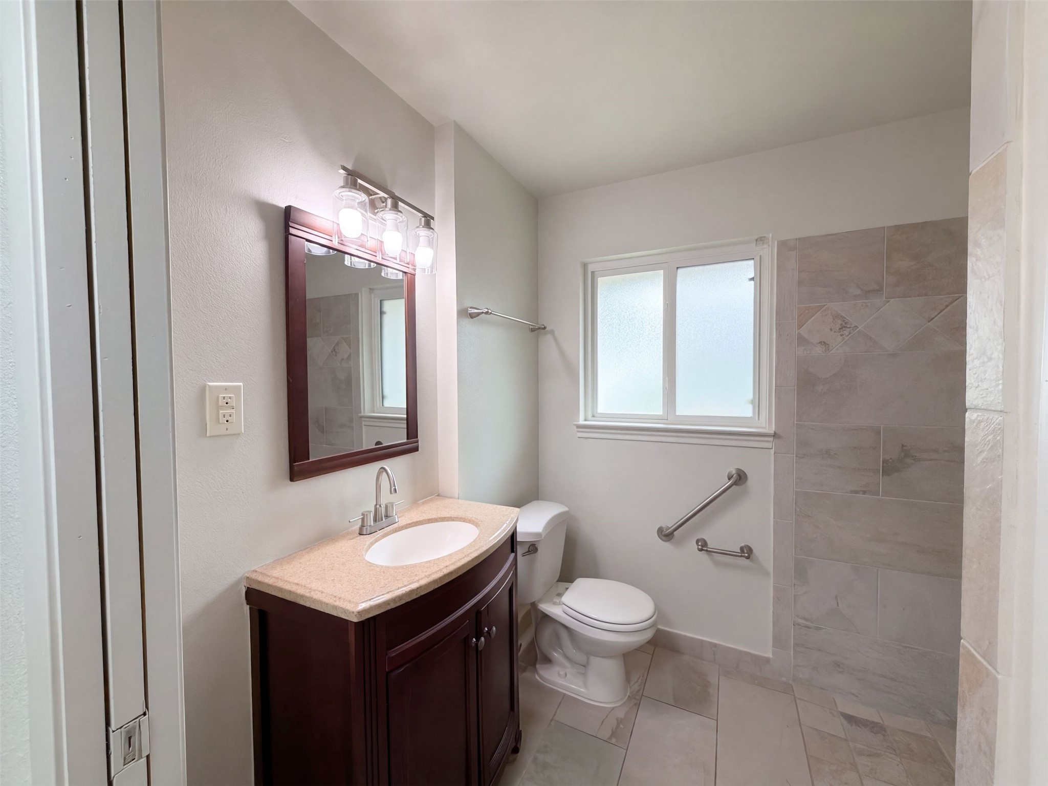 7706 Marinette Drive Property Photo 11