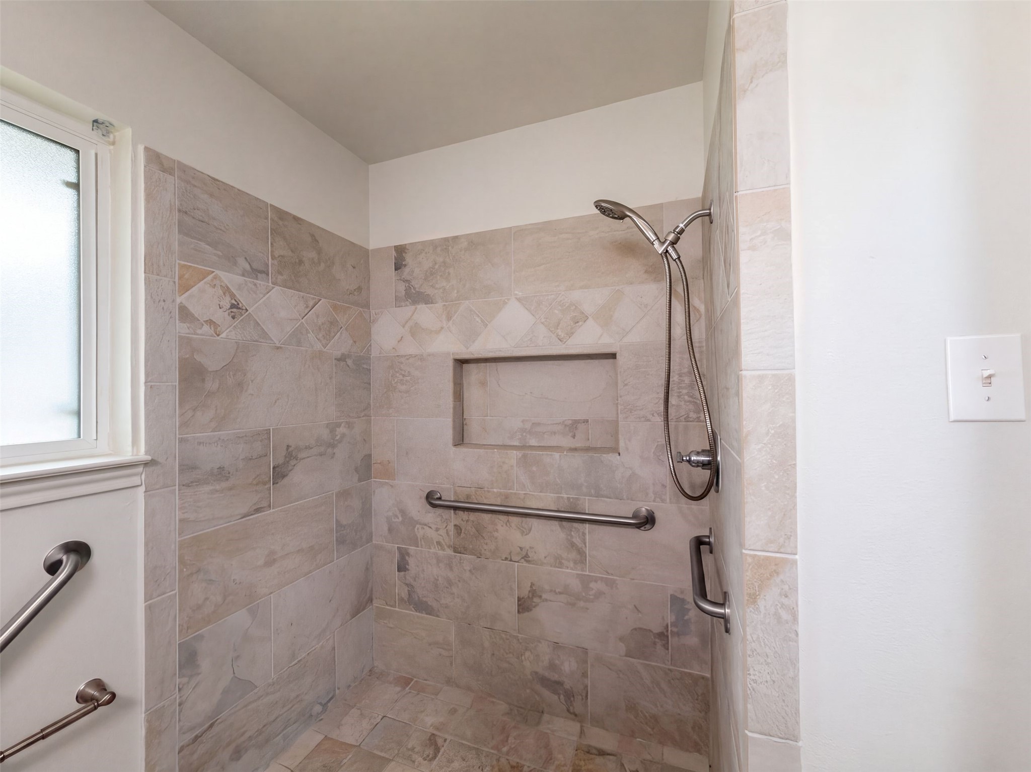 7706 Marinette Drive Property Photo 14