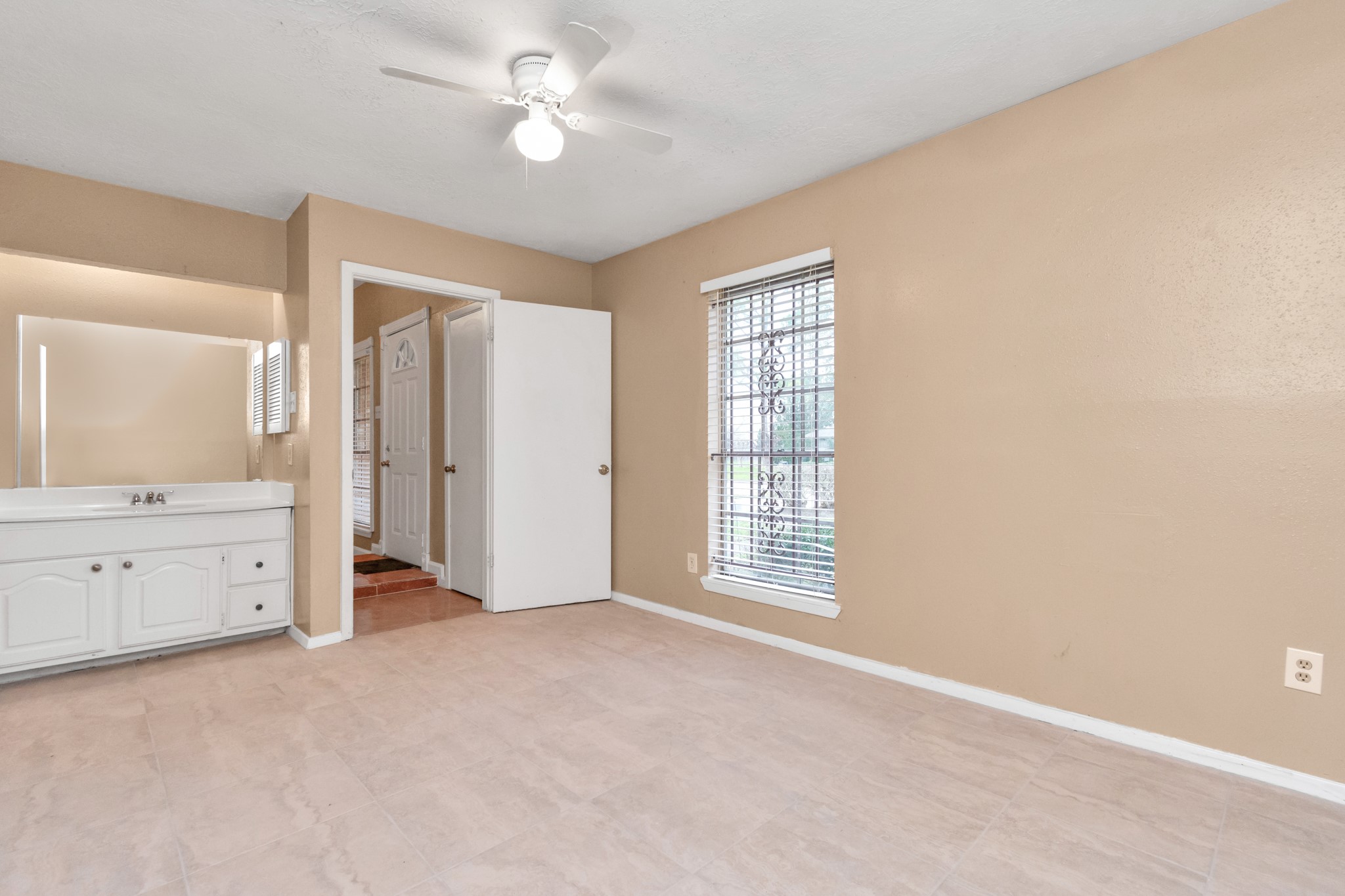 1315 Twining Oaks Lane Property Photo 9