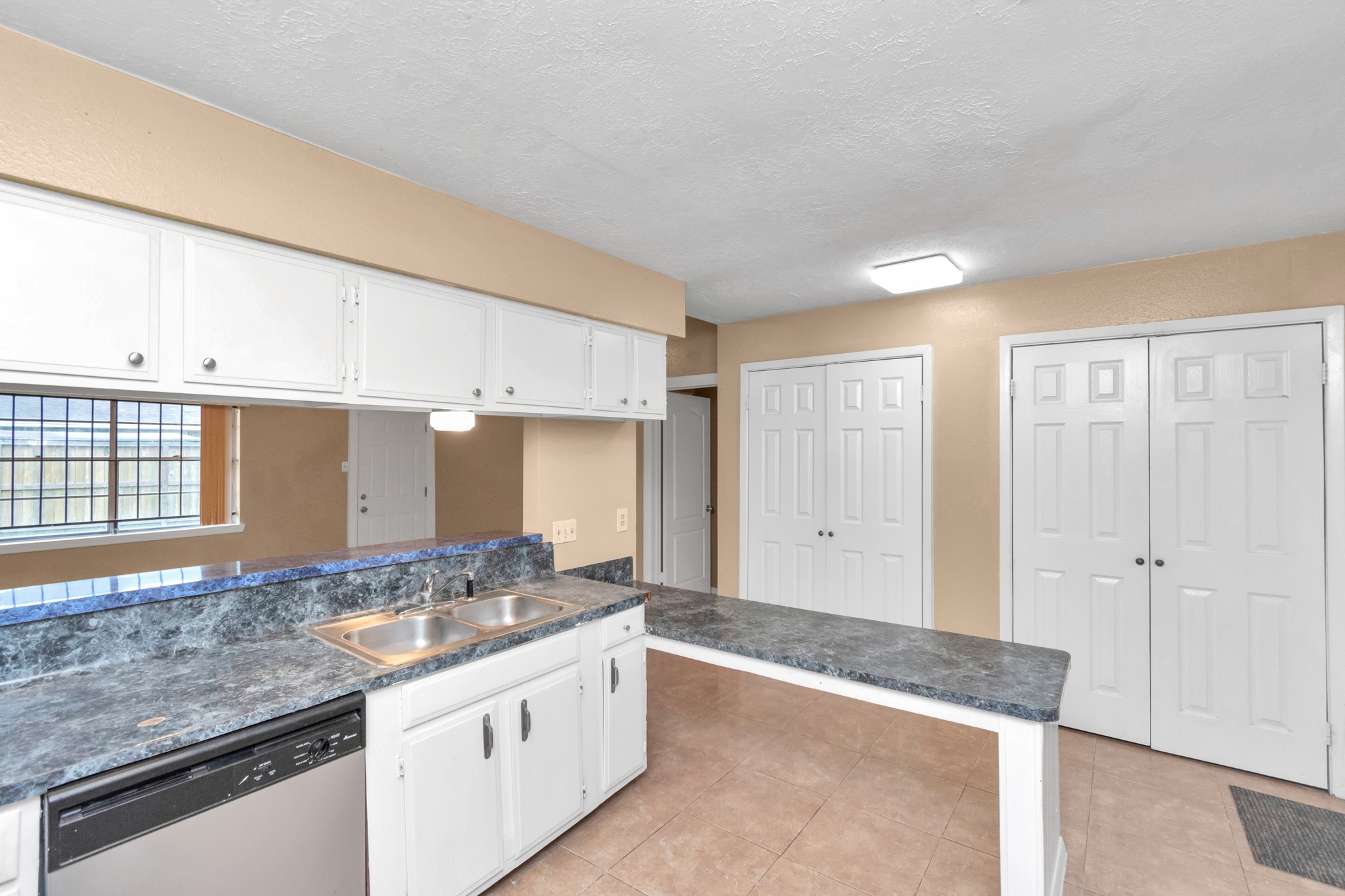 1315 Twining Oaks Lane Property Photo 24