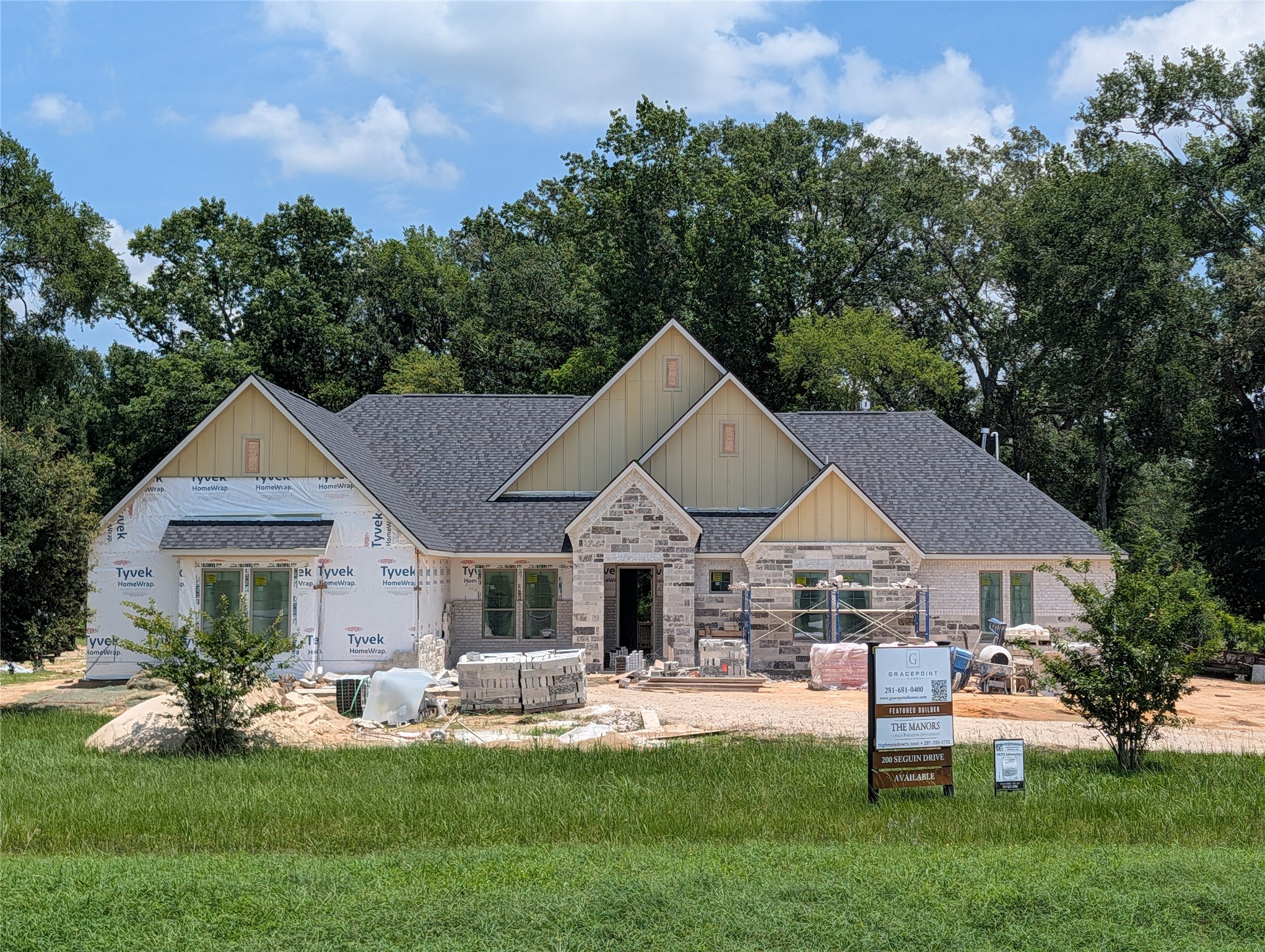 200 Seguin Drive Property Photo 1