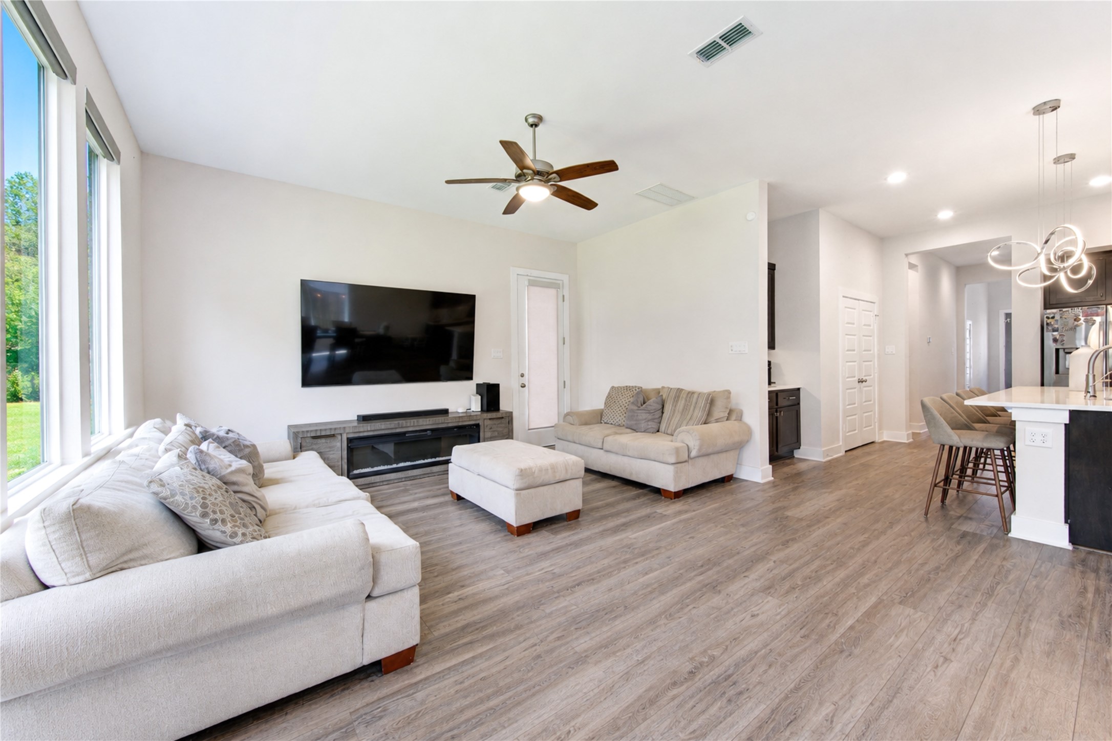 26306 Camden Canyon Avenue Property Photo 5