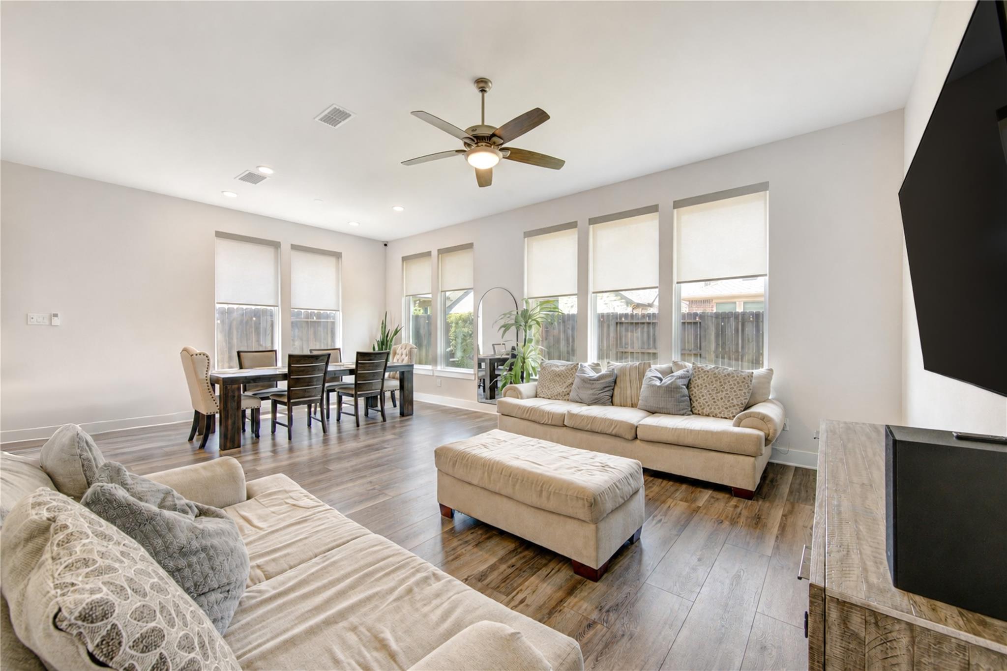 26306 Camden Canyon Avenue Property Photo 6