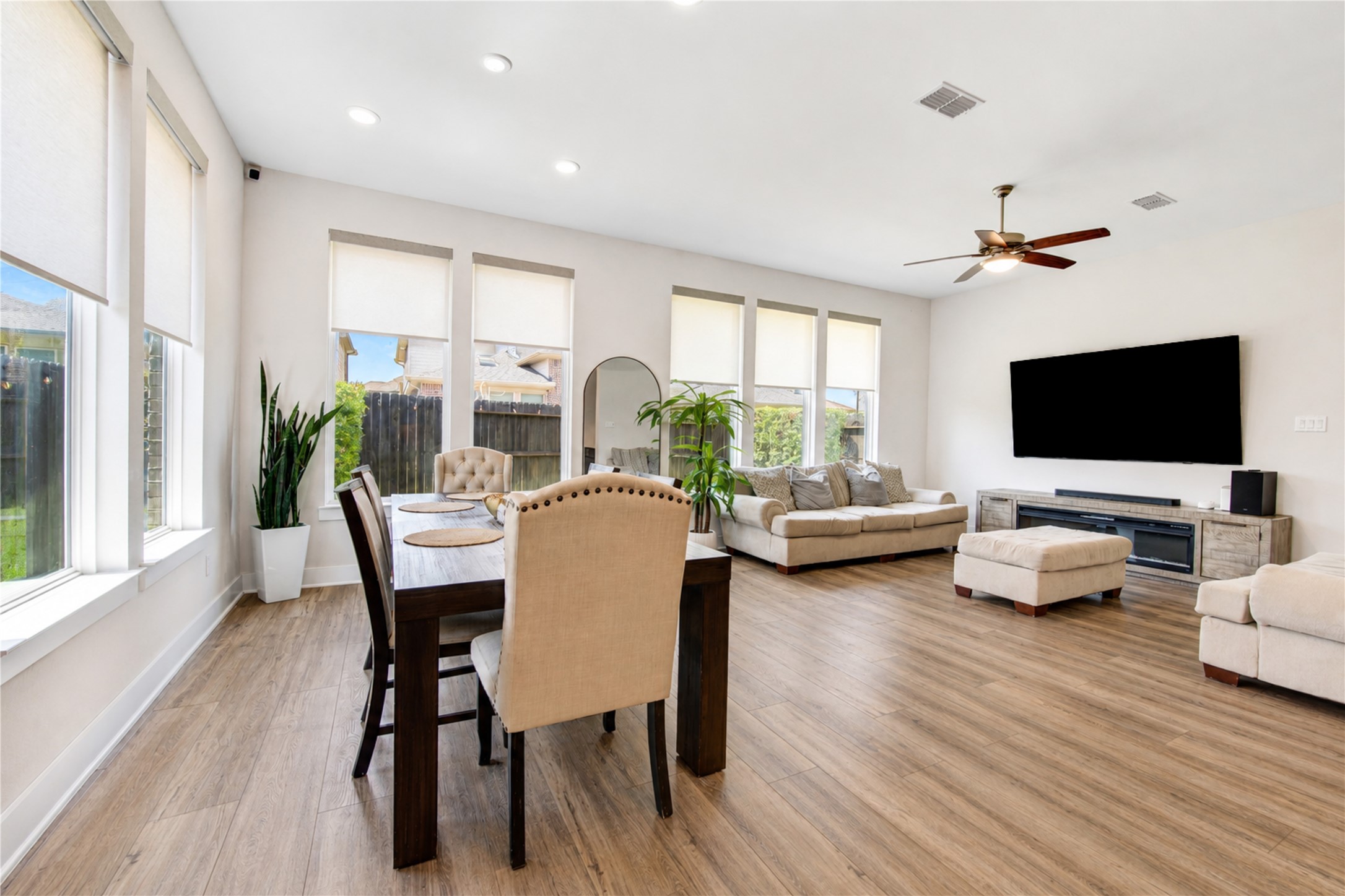 26306 Camden Canyon Avenue Property Photo 10