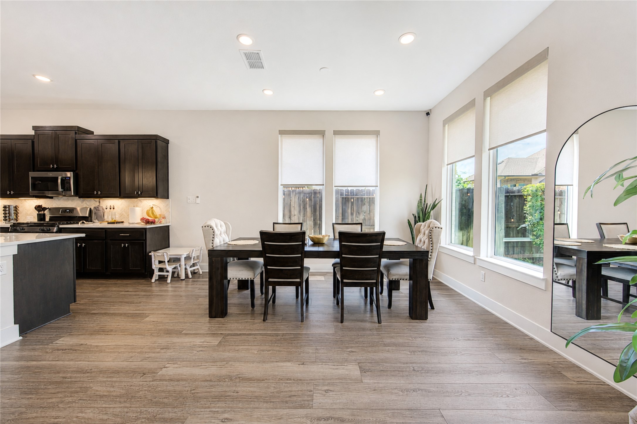 26306 Camden Canyon Avenue Property Photo 11