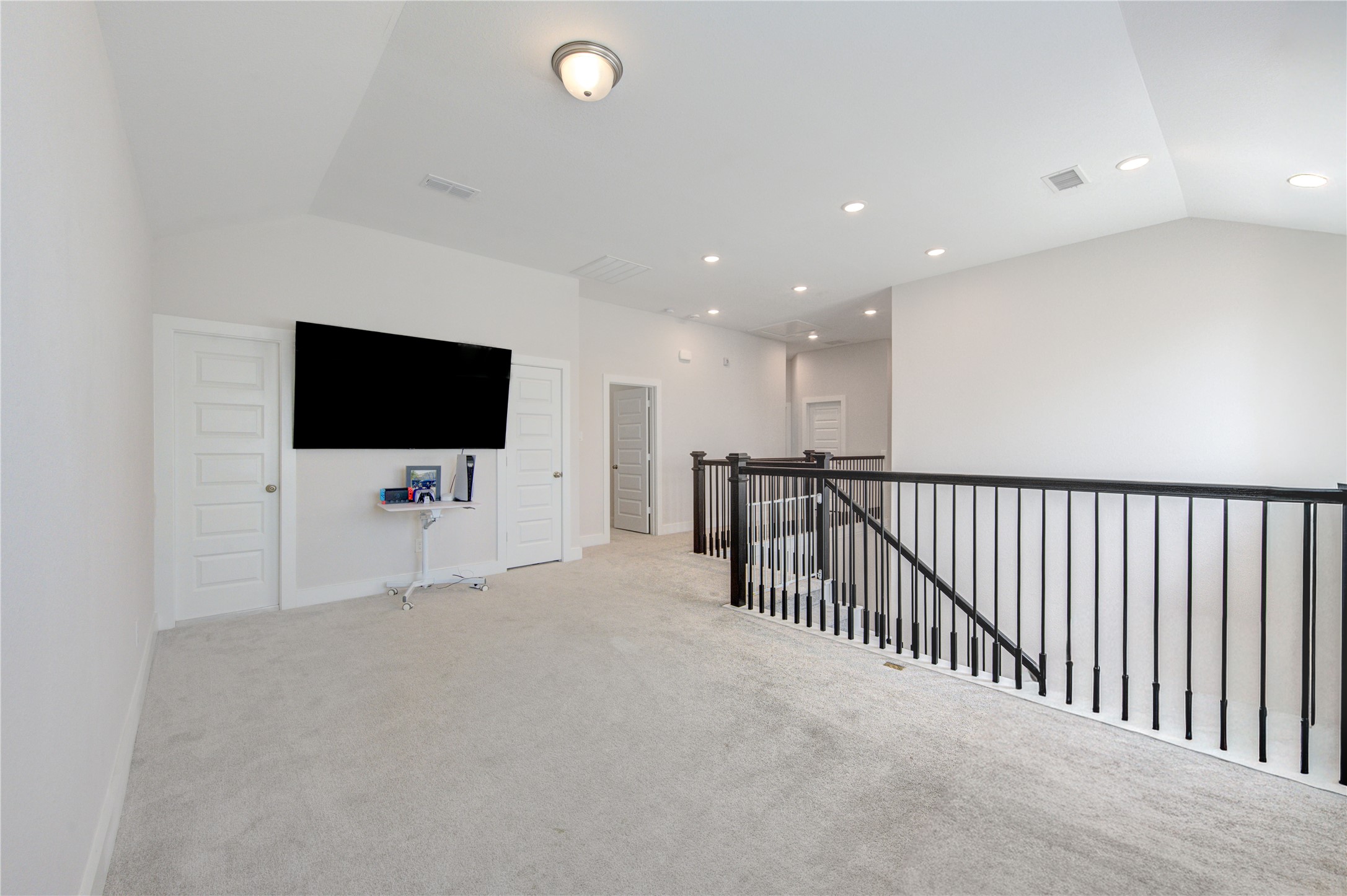 26306 Camden Canyon Avenue Property Photo 17