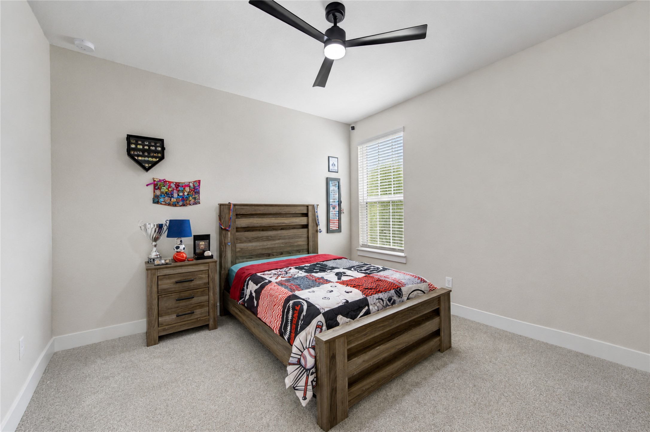 26306 Camden Canyon Avenue Property Photo 23