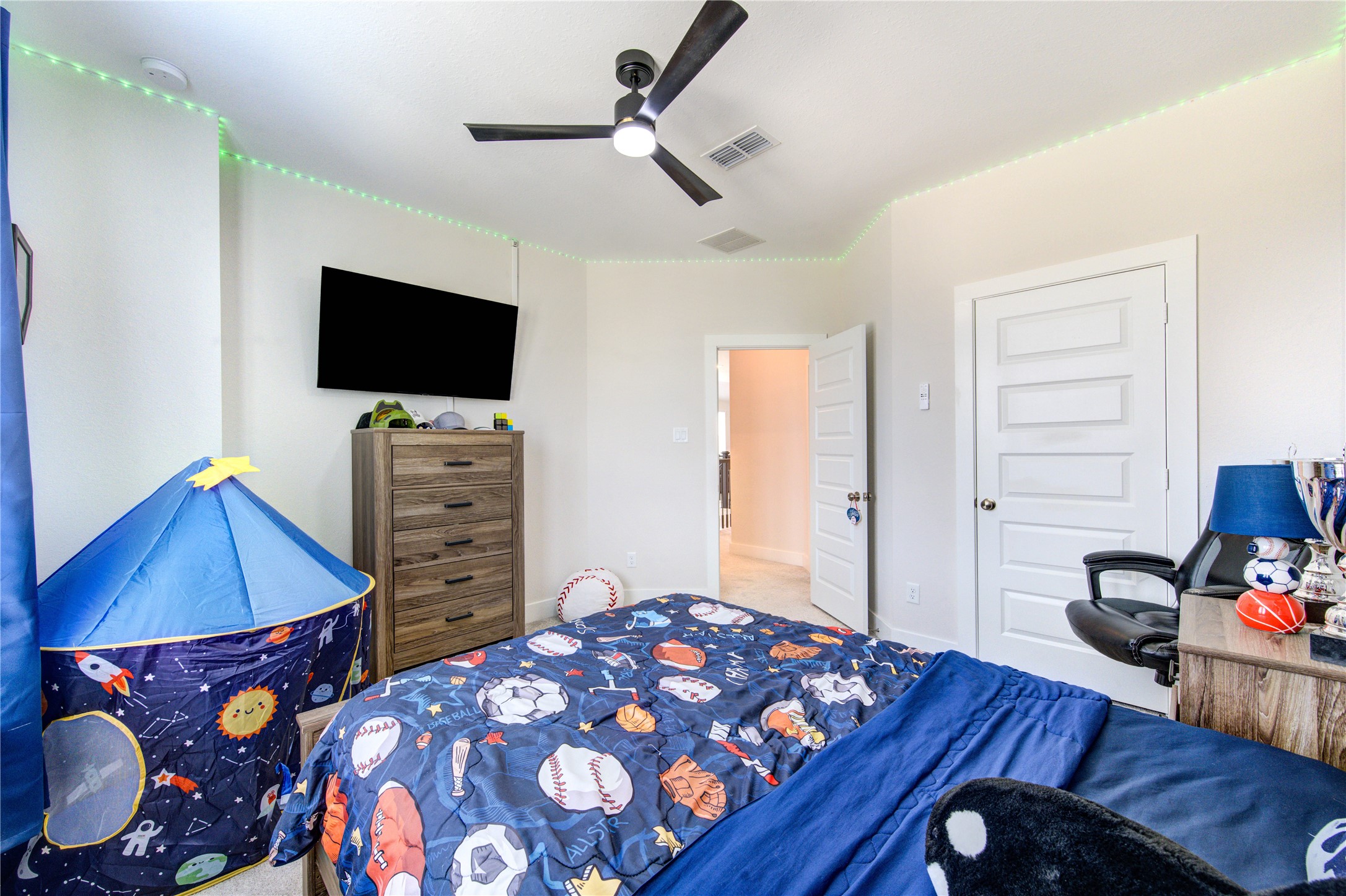 26306 Camden Canyon Avenue Property Photo 27