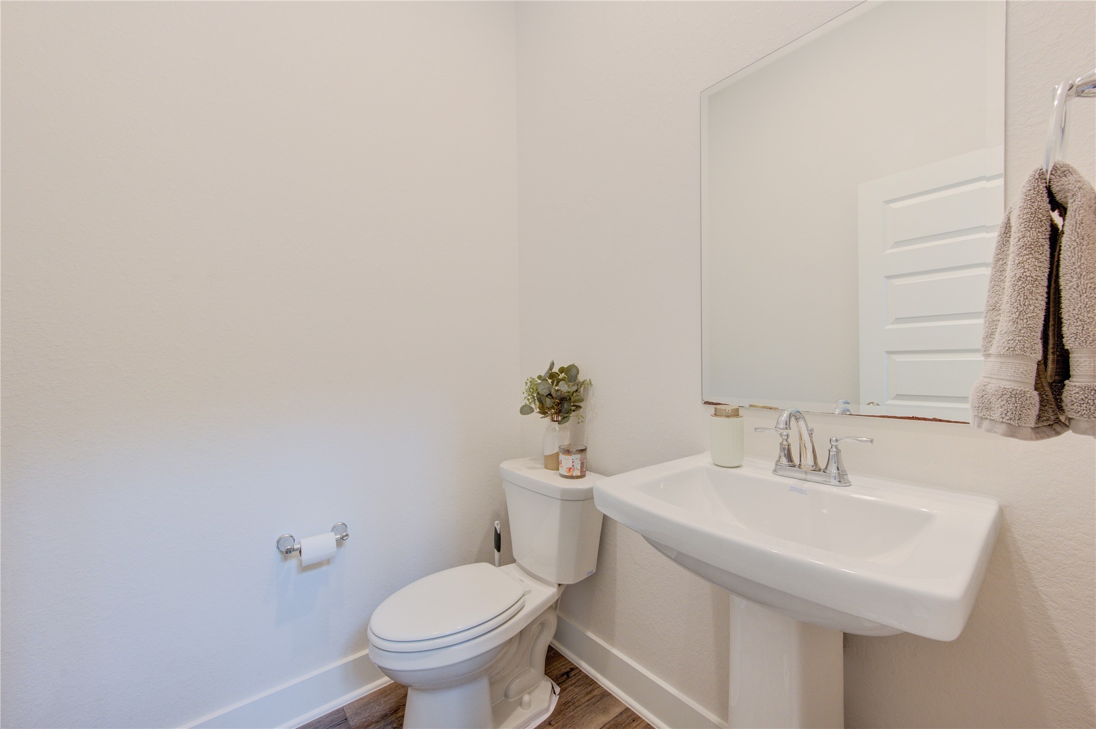 26306 Camden Canyon Avenue Property Photo 31