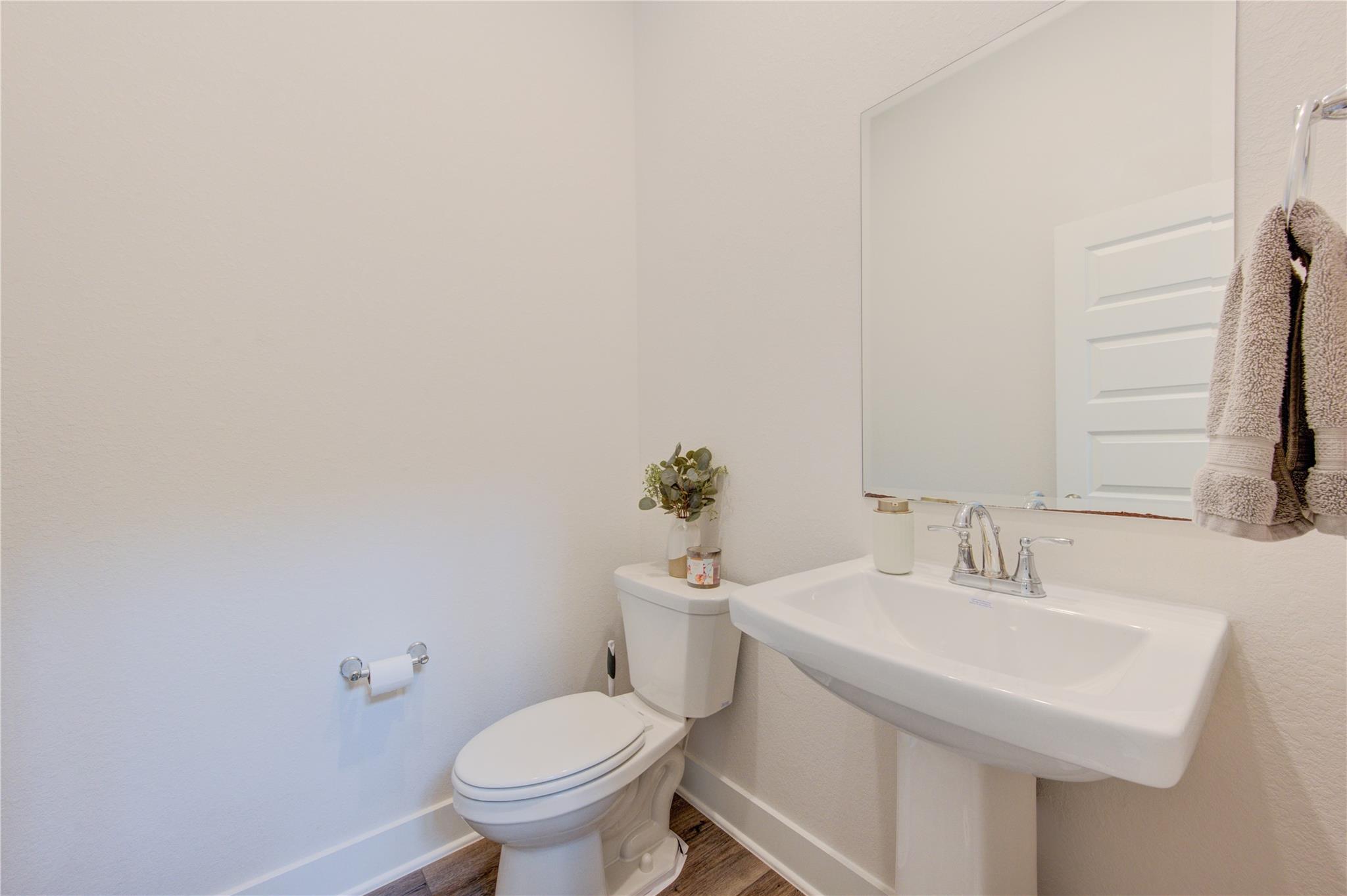 26306 Camden Canyon Avenue Property Photo 31