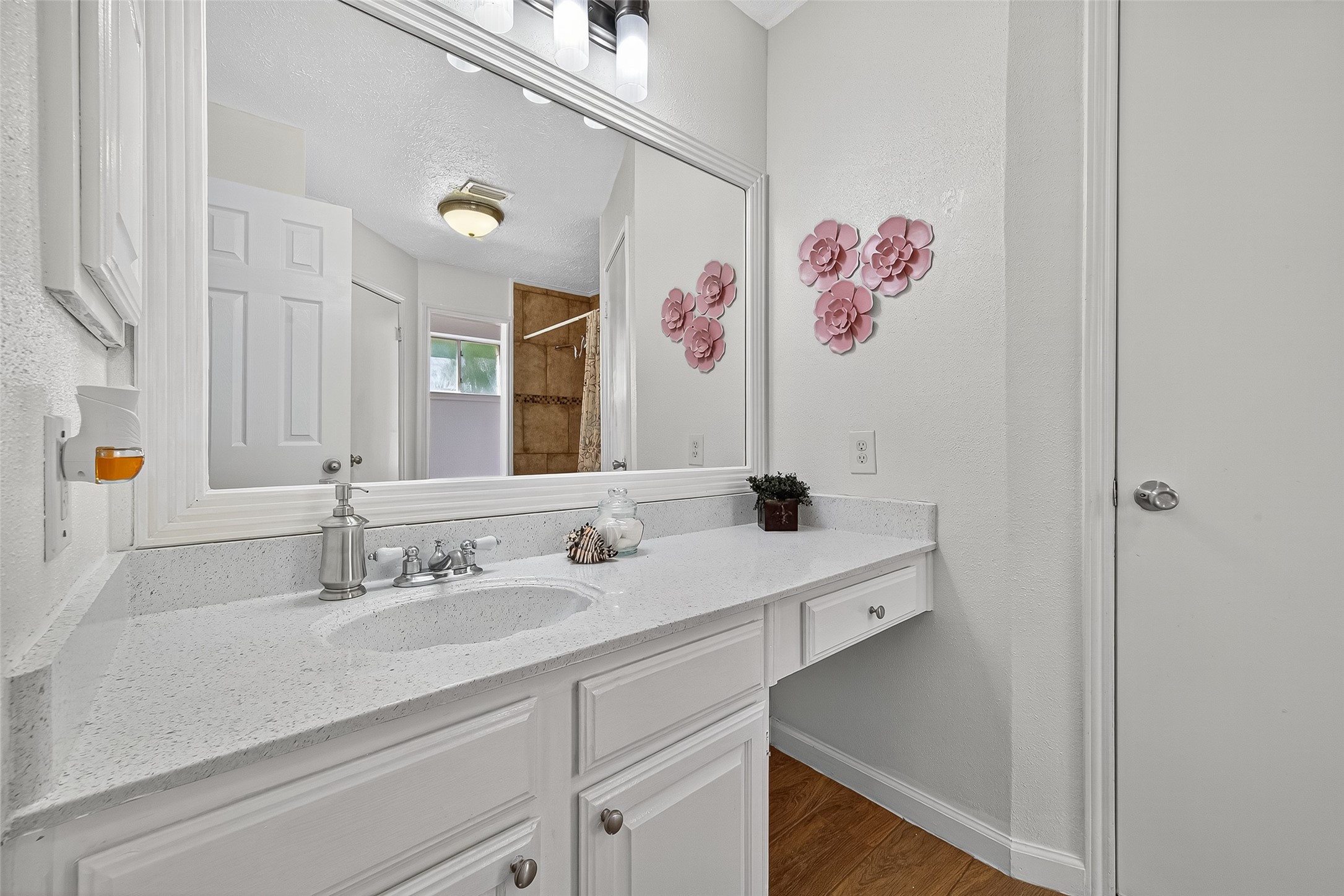 5323 Windsong Trail Property Photo 17