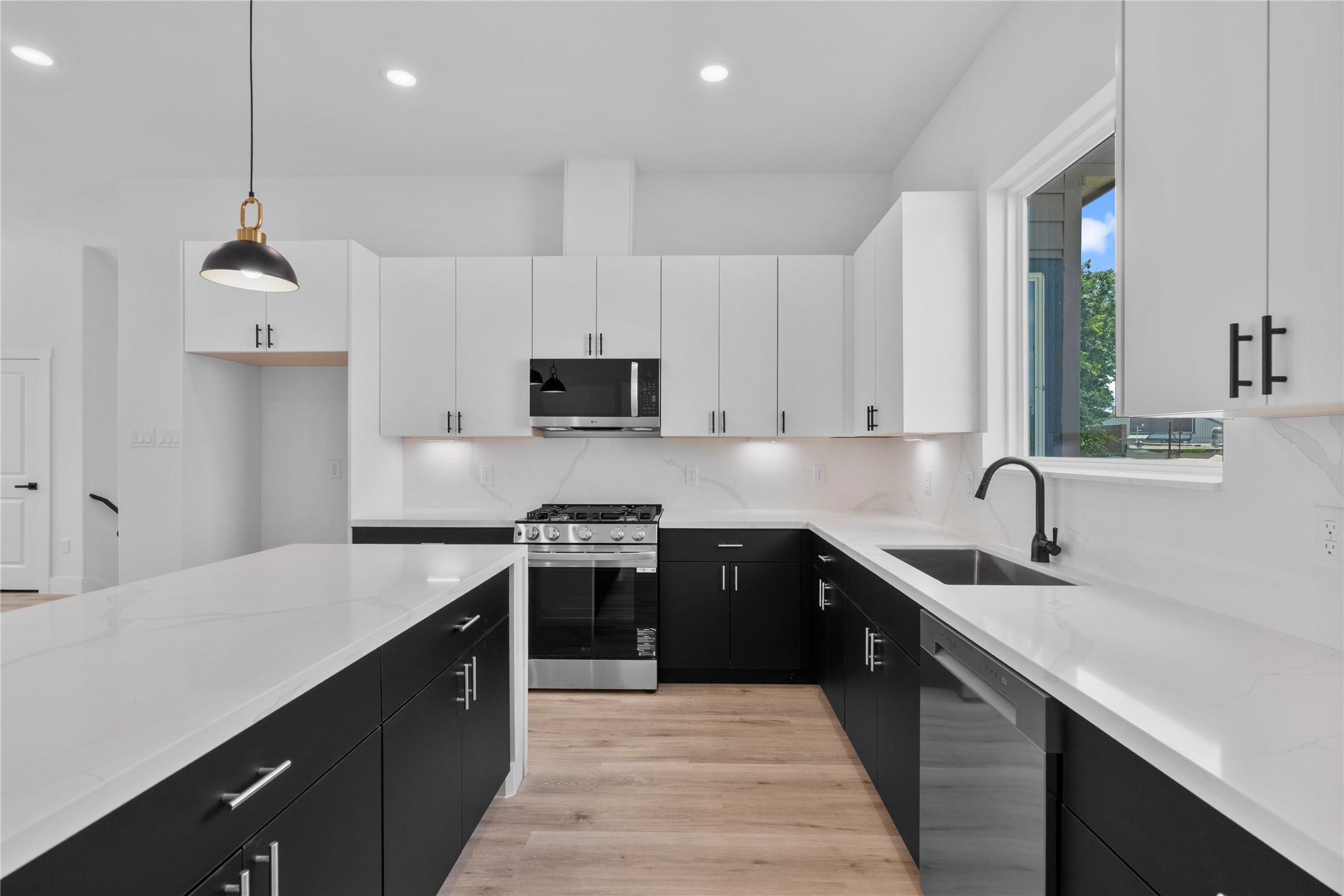 3510 Saltus Street Property Photo 15