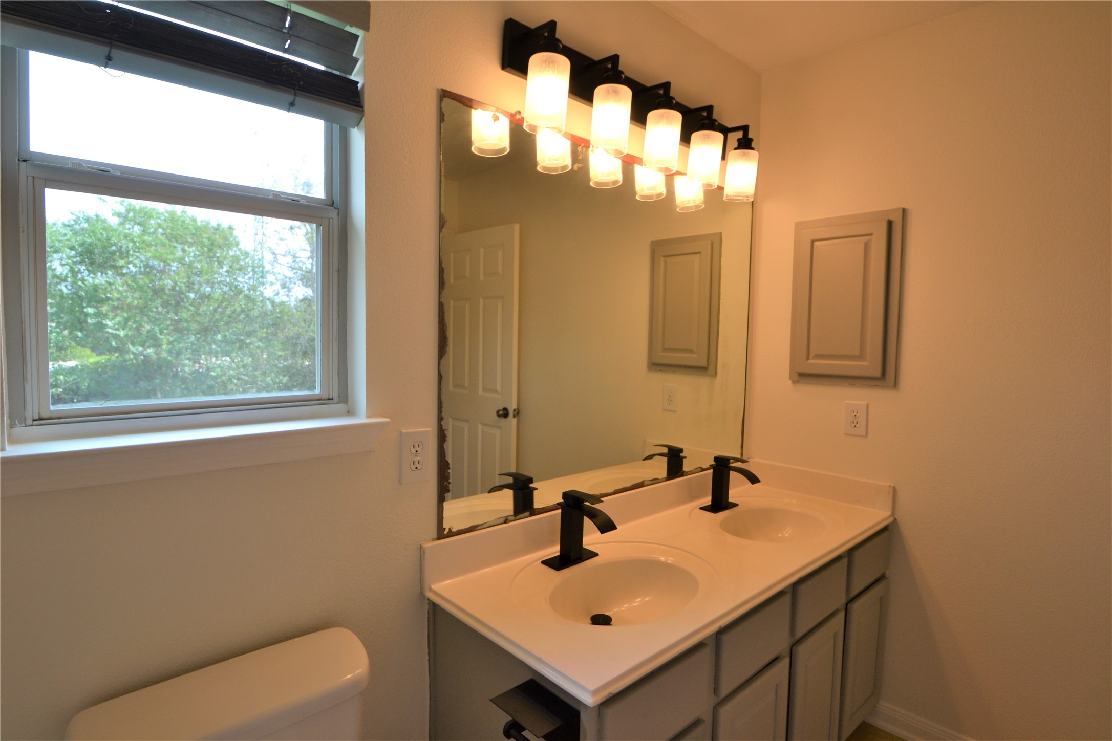 2110 Banfield Court Property Photo 37