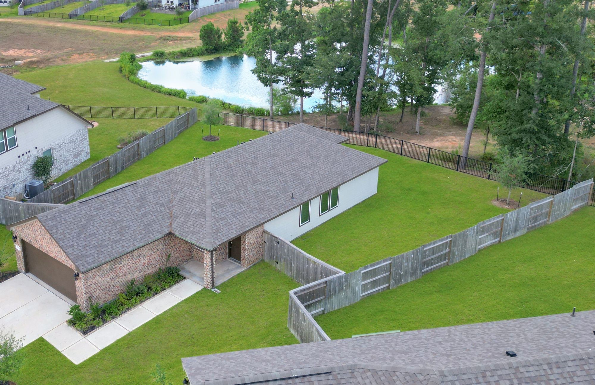 7002 Lauren Oak Drive Property Photo 1