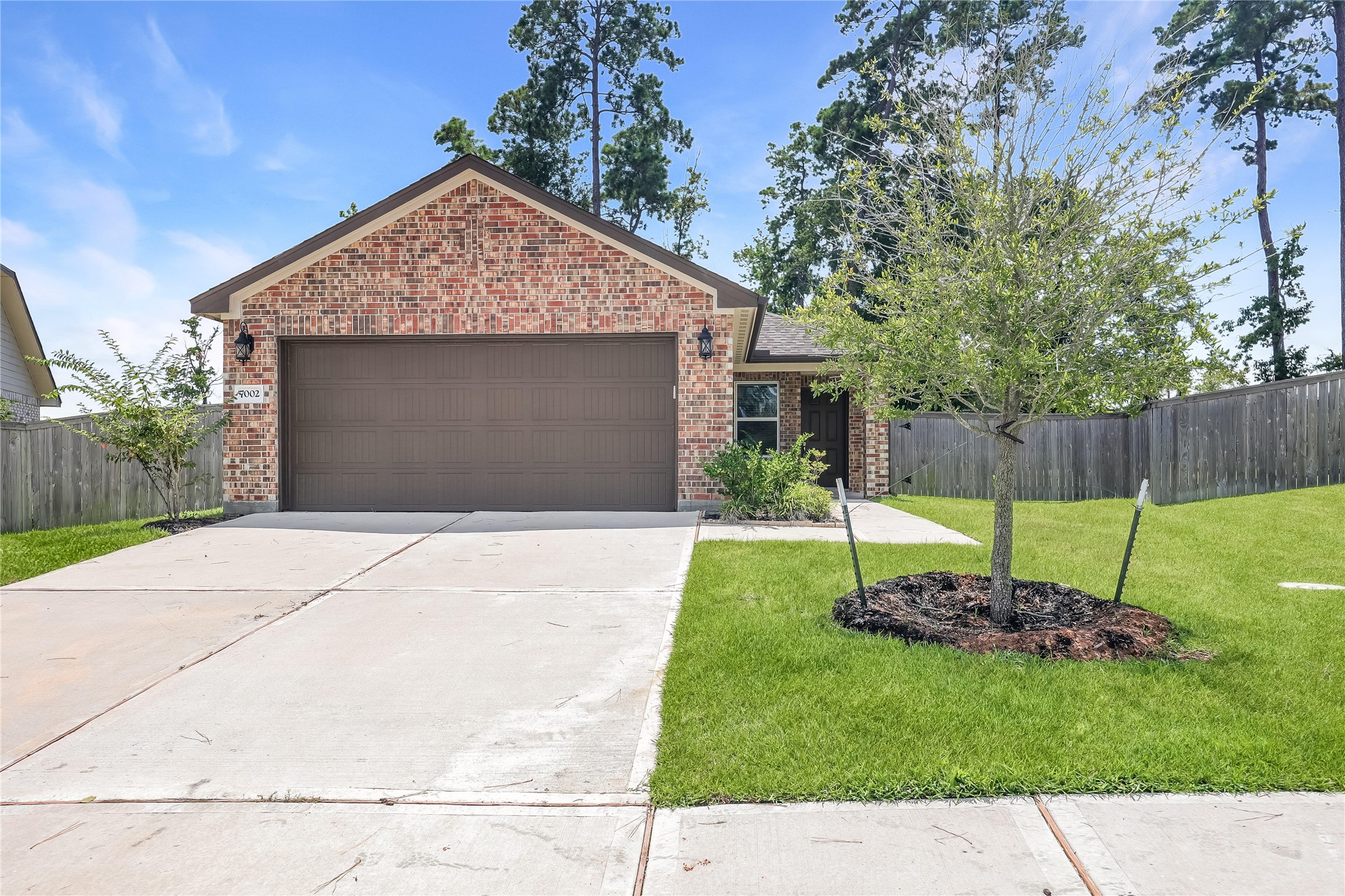 7002 Lauren Oak Drive Property Photo 2