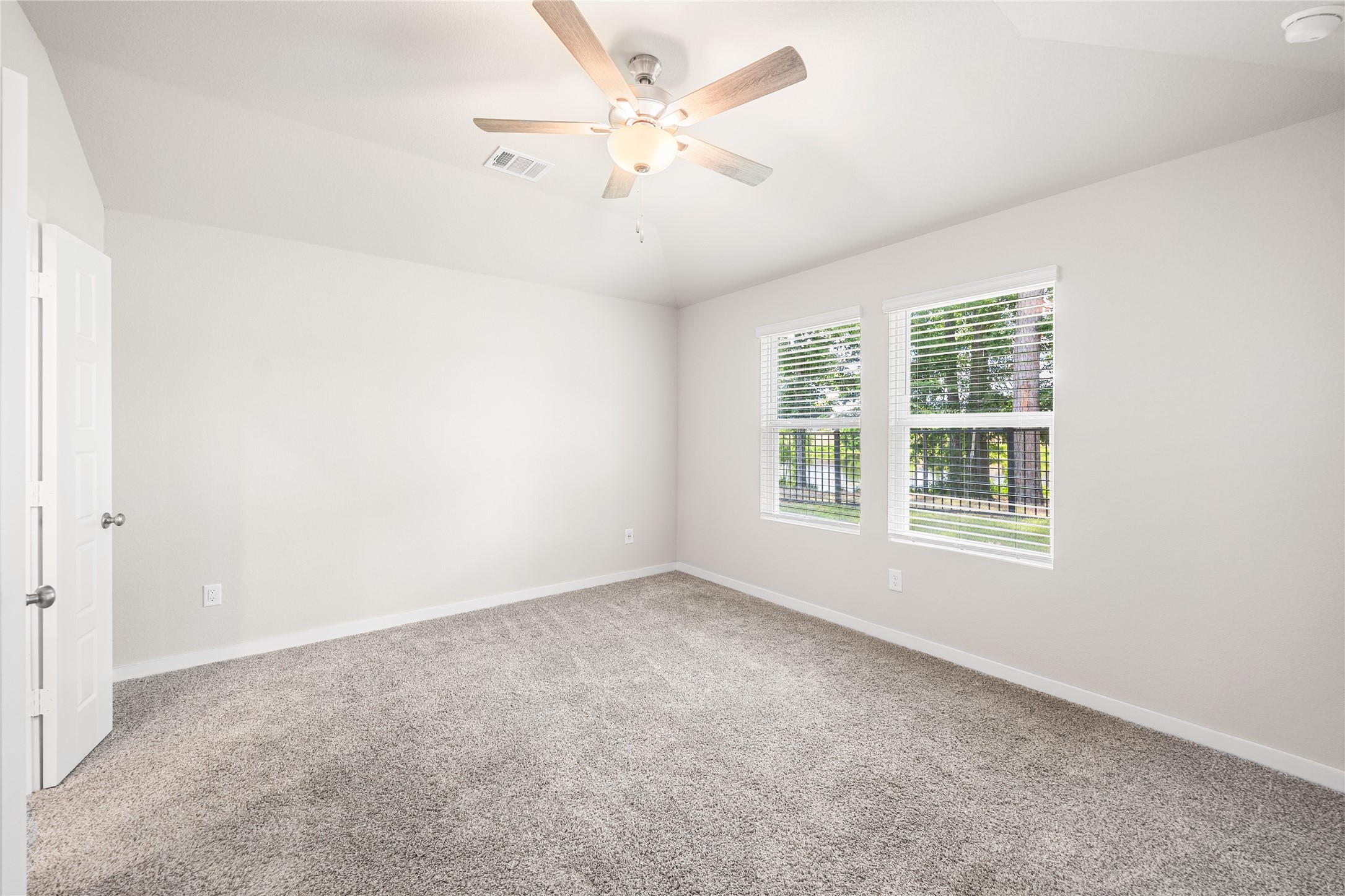 7002 Lauren Oak Drive Property Photo 13