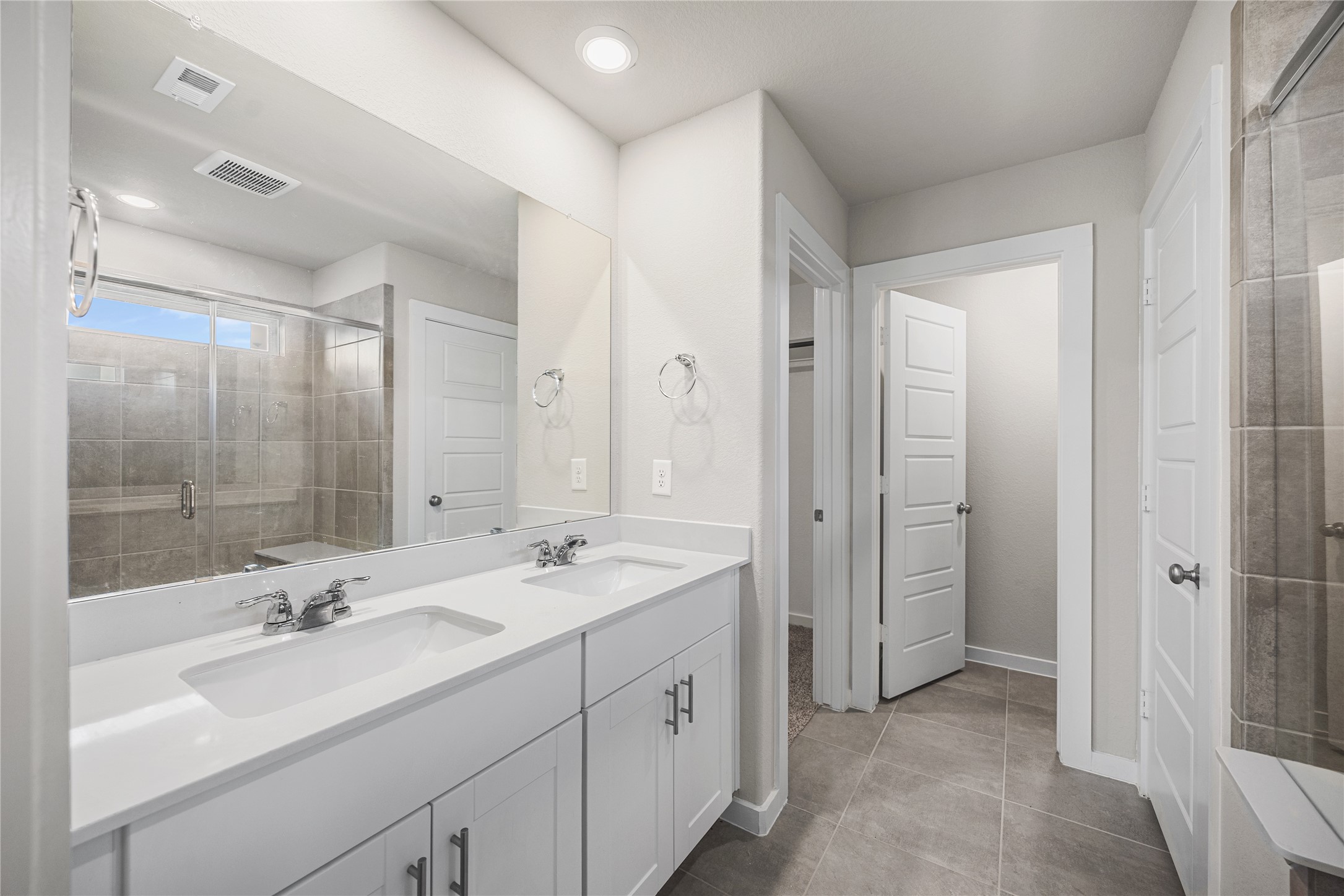 7002 Lauren Oak Drive Property Photo 16