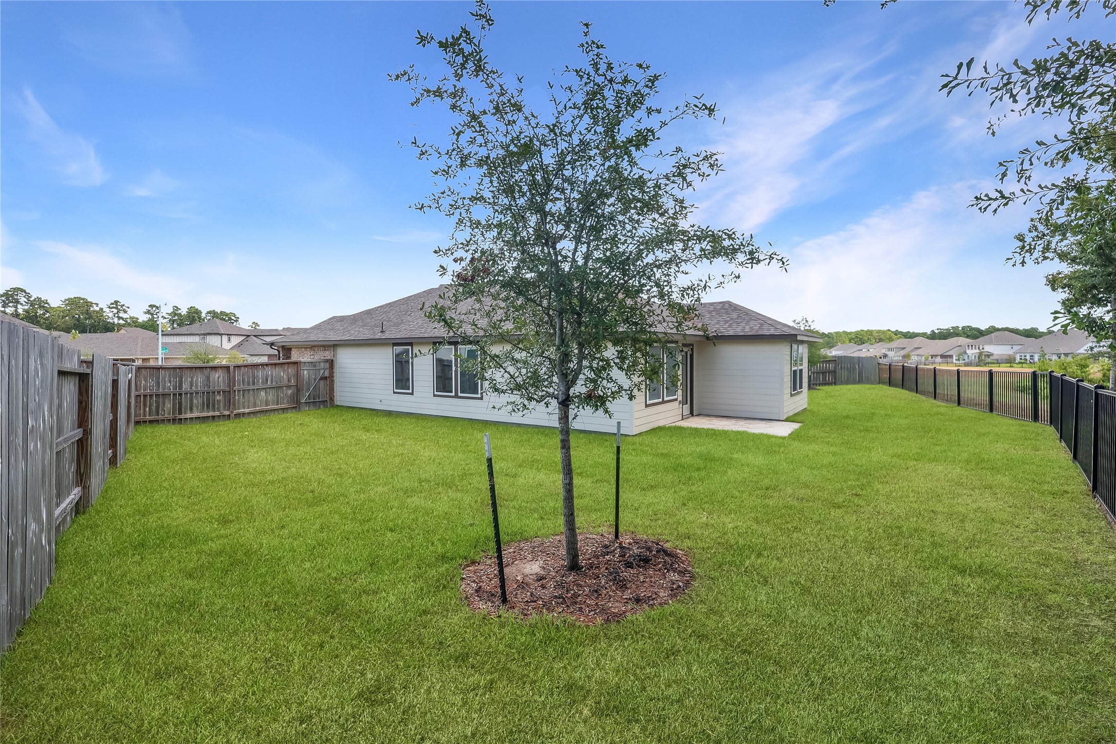 7002 Lauren Oak Drive Property Photo 23