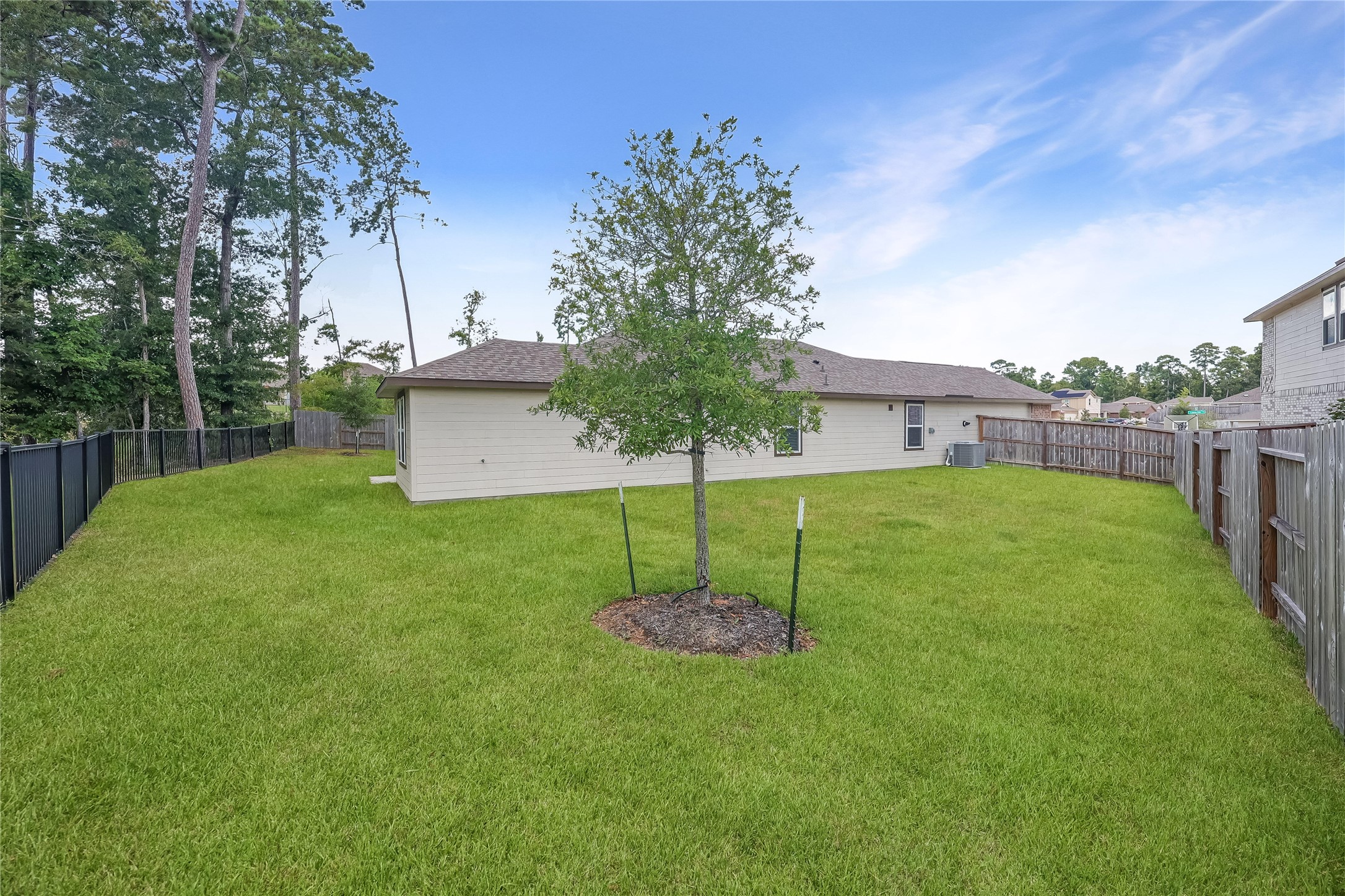 7002 Lauren Oak Drive Property Photo 24