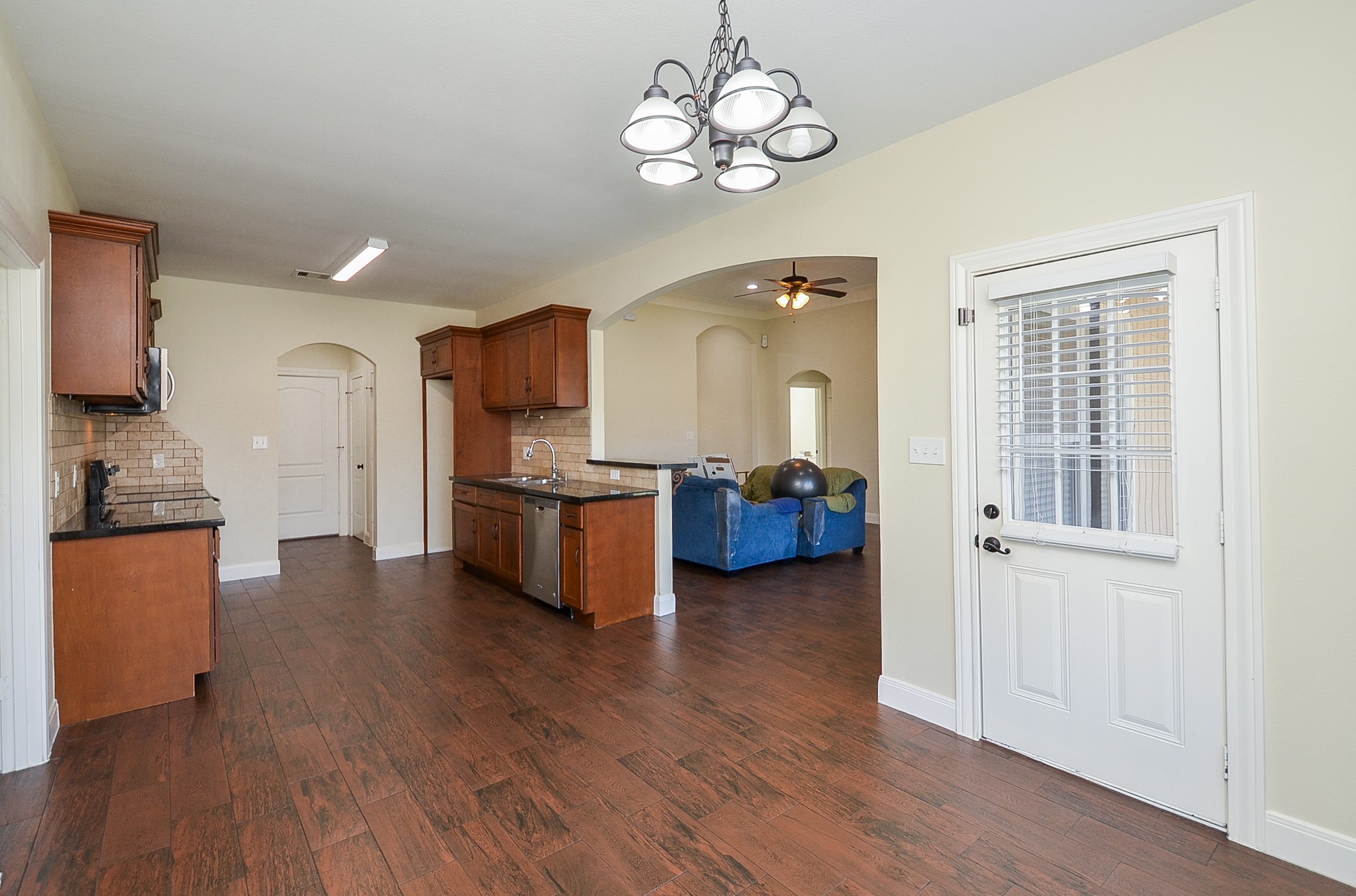 423 Rosen Avenue Property Photo 8