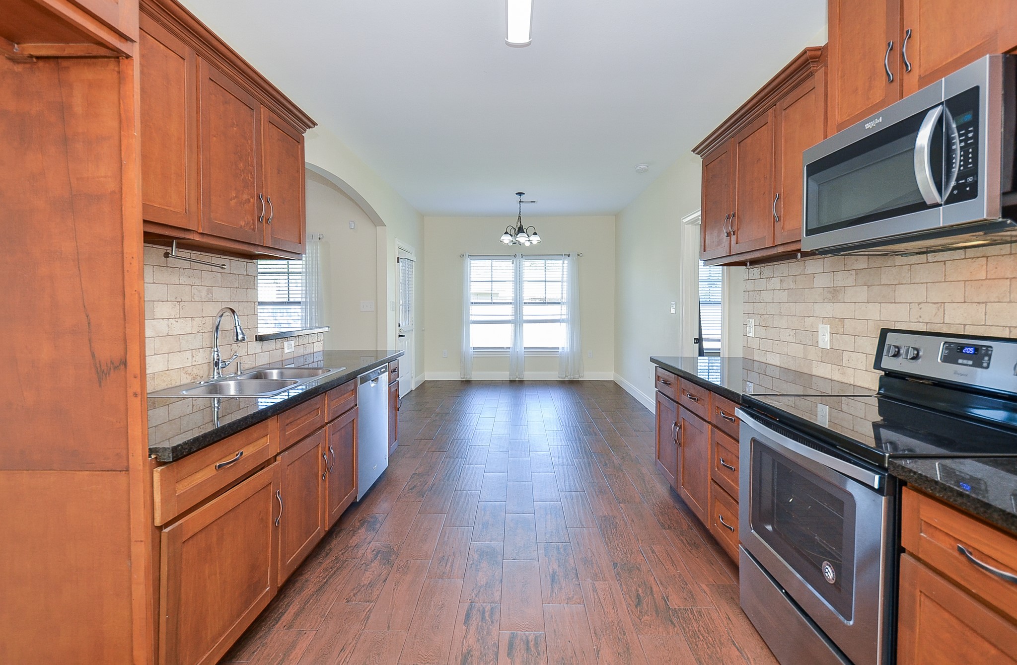 423 Rosen Avenue Property Photo 9