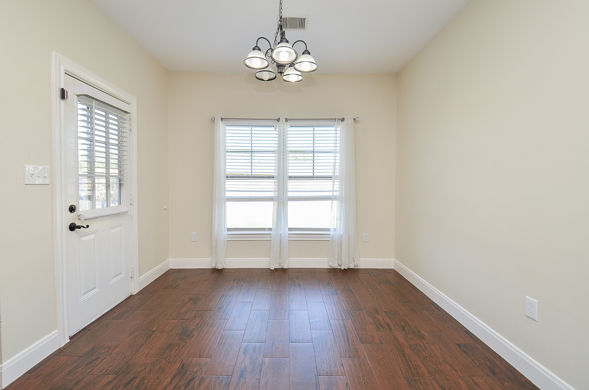 423 Rosen Avenue Property Photo 11