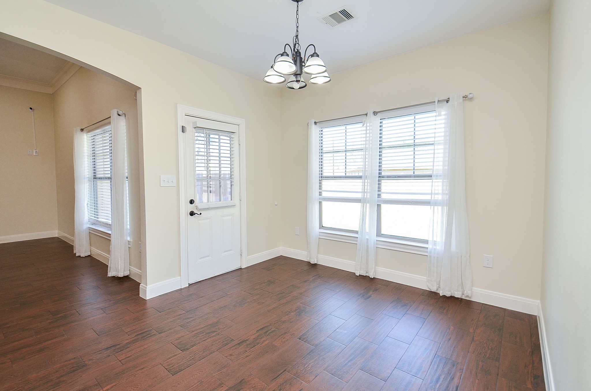 423 Rosen Avenue Property Photo 12