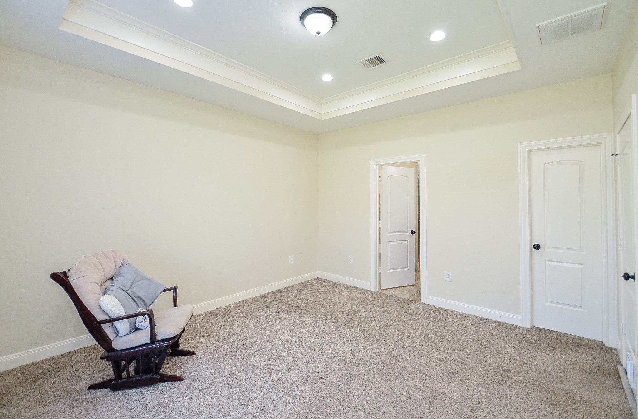 423 Rosen Avenue Property Photo 14