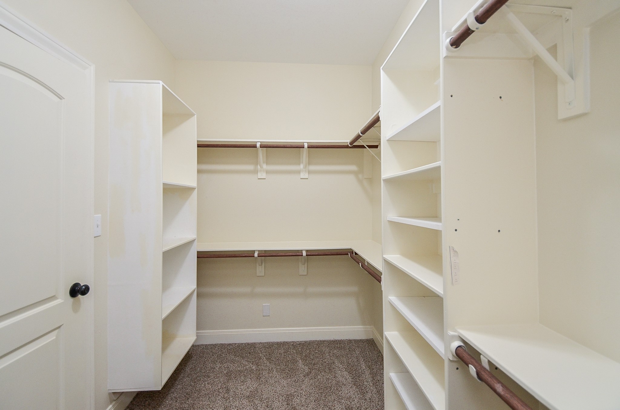 423 Rosen Avenue Property Photo 16