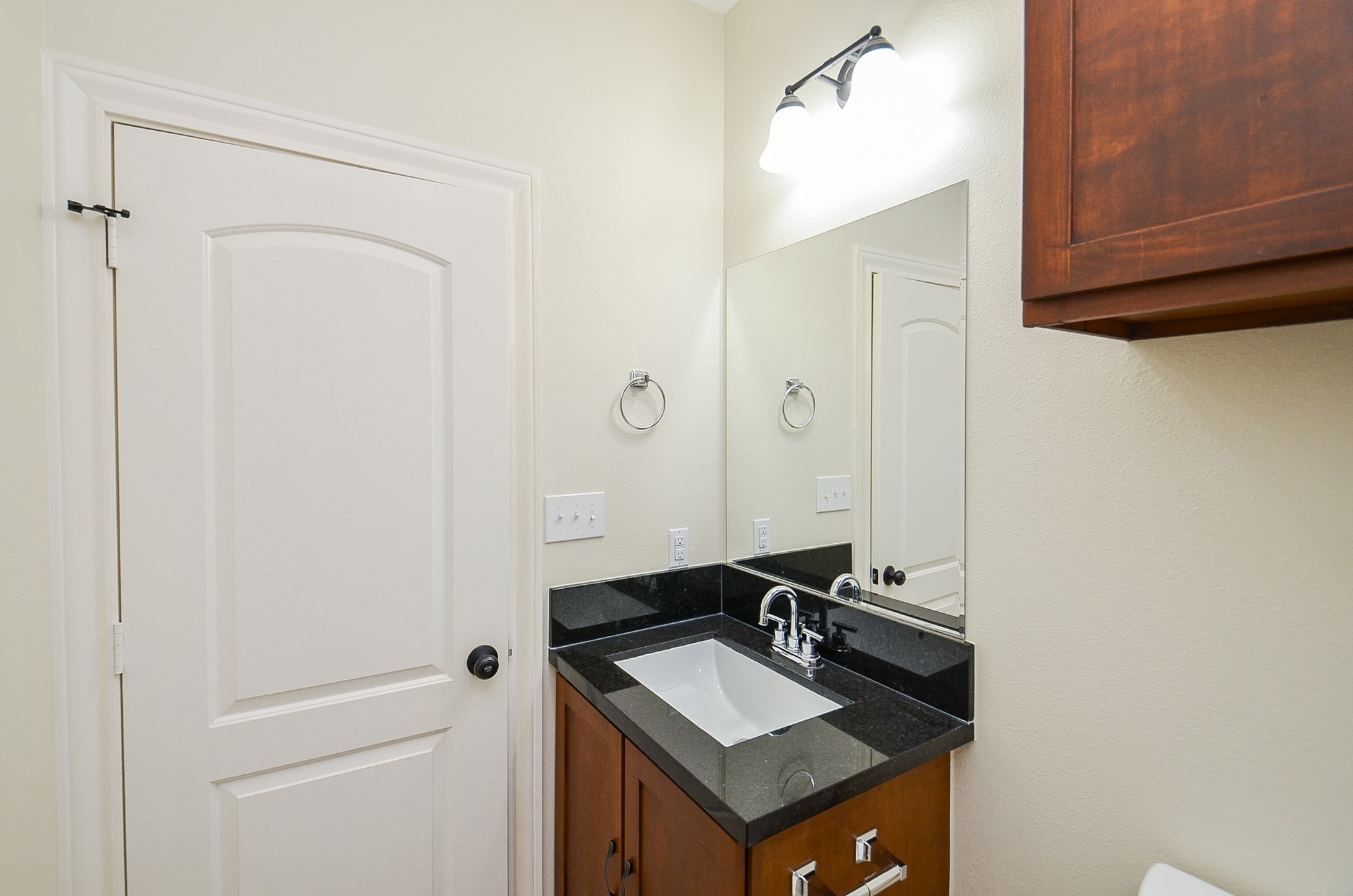 423 Rosen Avenue Property Photo 23