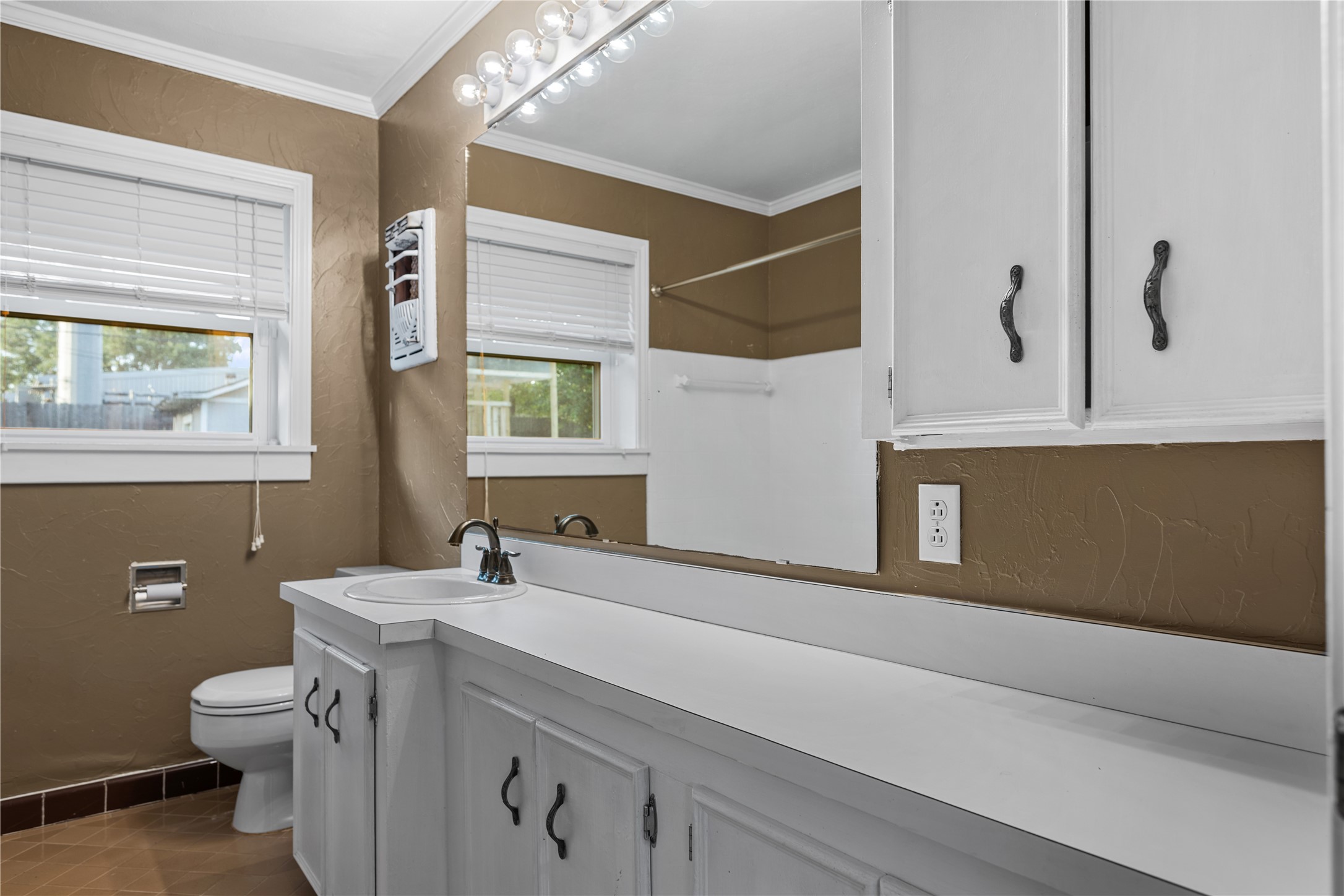2210 Nina Lee Lane Property Photo 10
