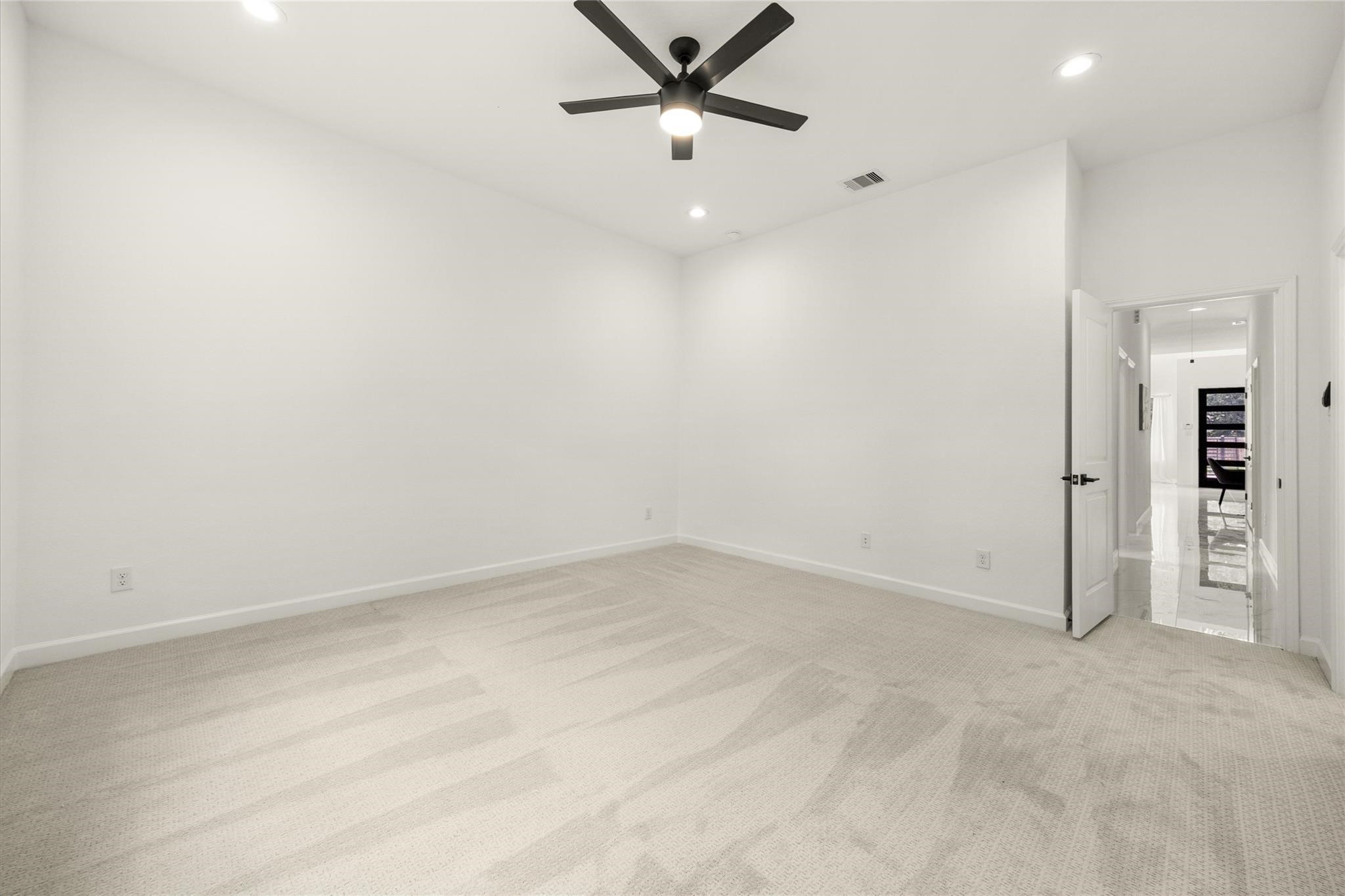5602 Pershing Way B Property Photo 14