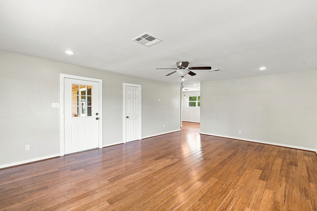 2300 Mary Lane Property Photo 11