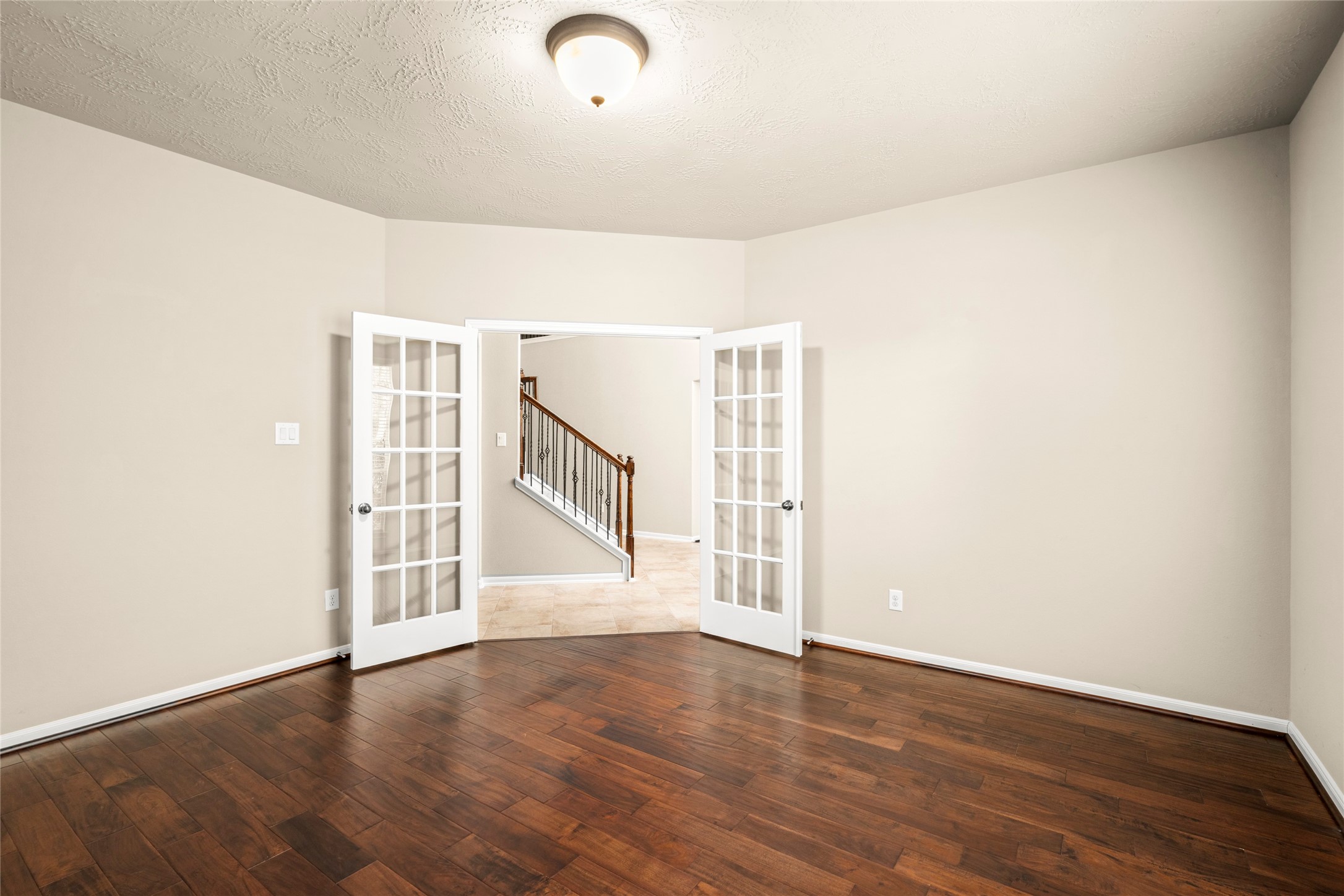 5307 Amber Sky Lane Property Photo 8