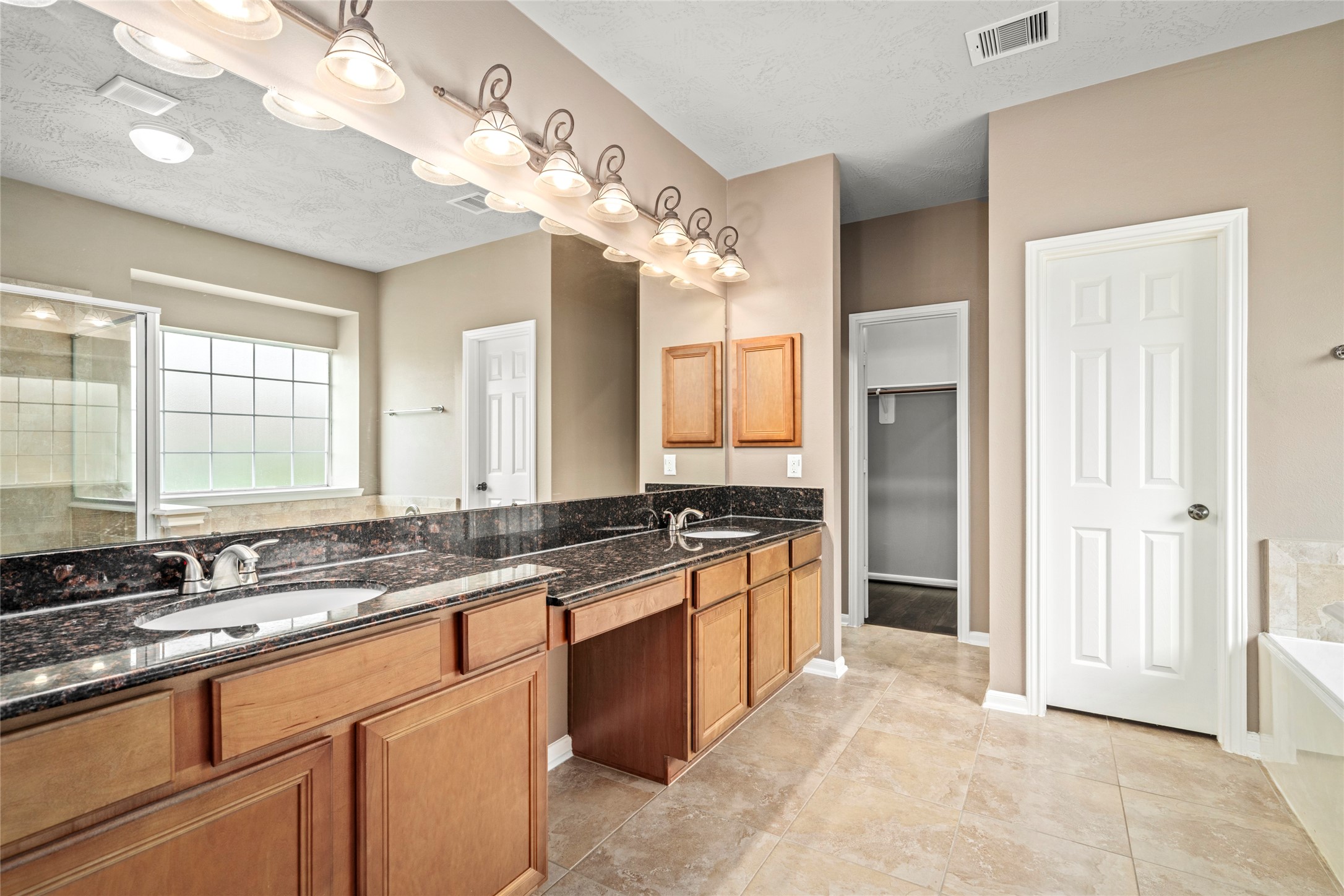 5307 Amber Sky Lane Property Photo 25