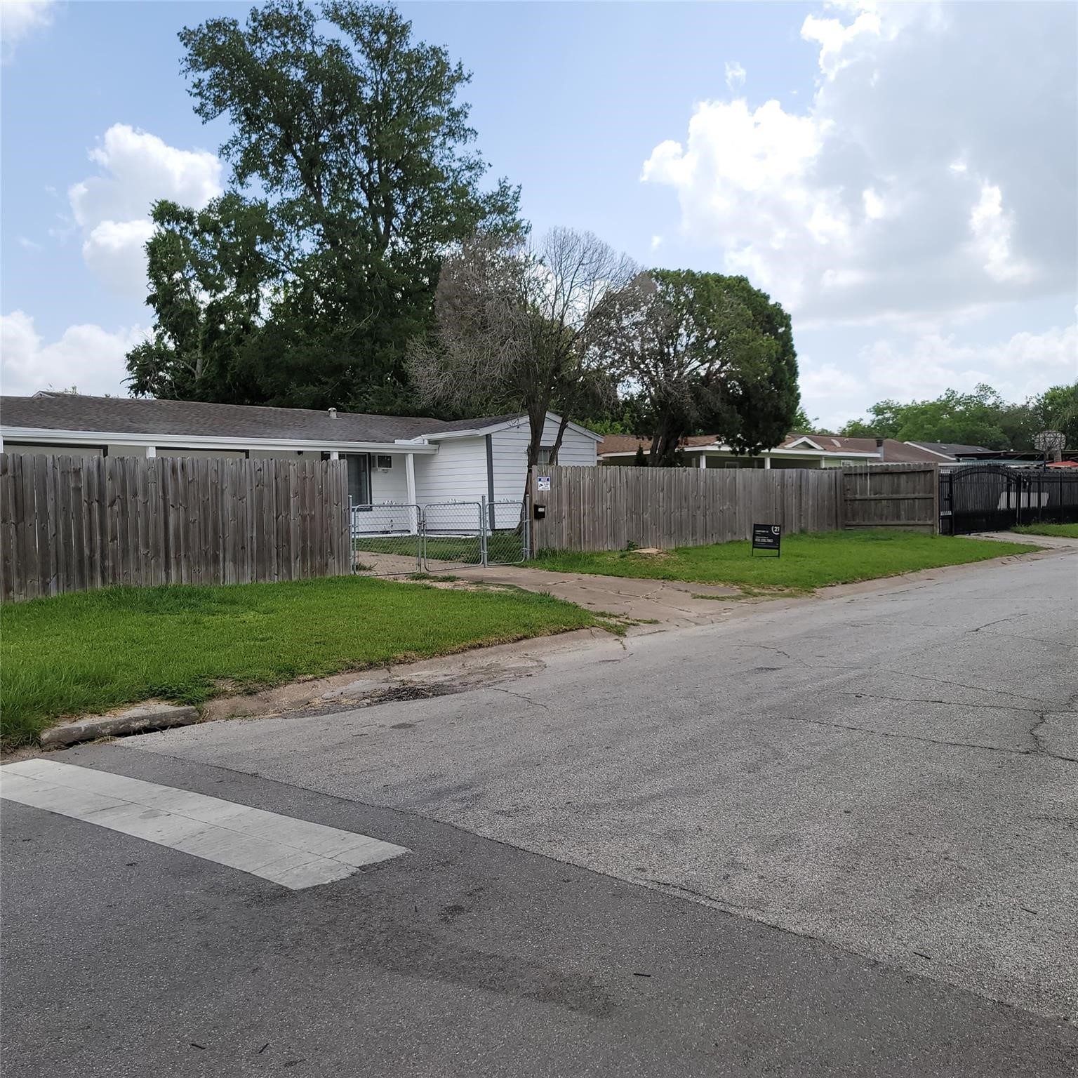5103 Willow Glen Drive Property Photo 3