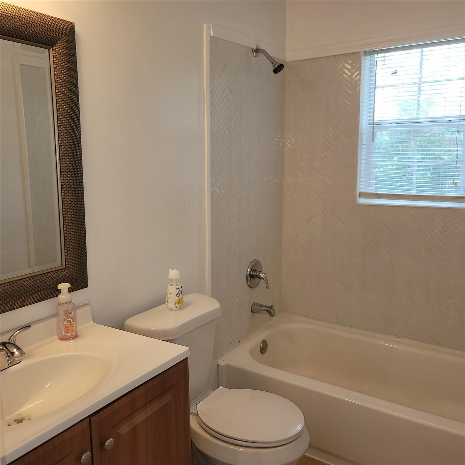5103 Willow Glen Drive Property Photo 14