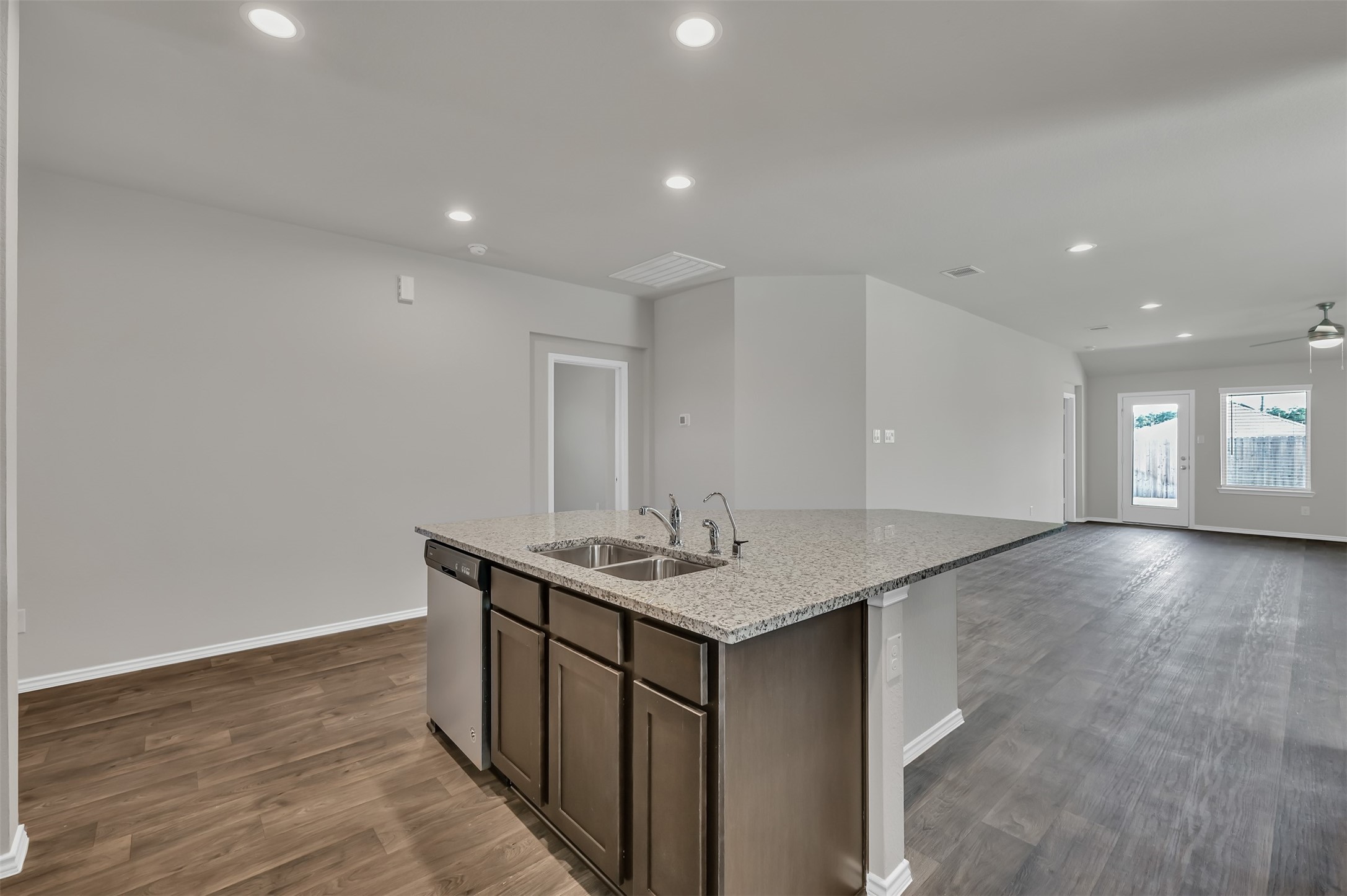 6212 Hendricks Harbor Drive Property Photo 5